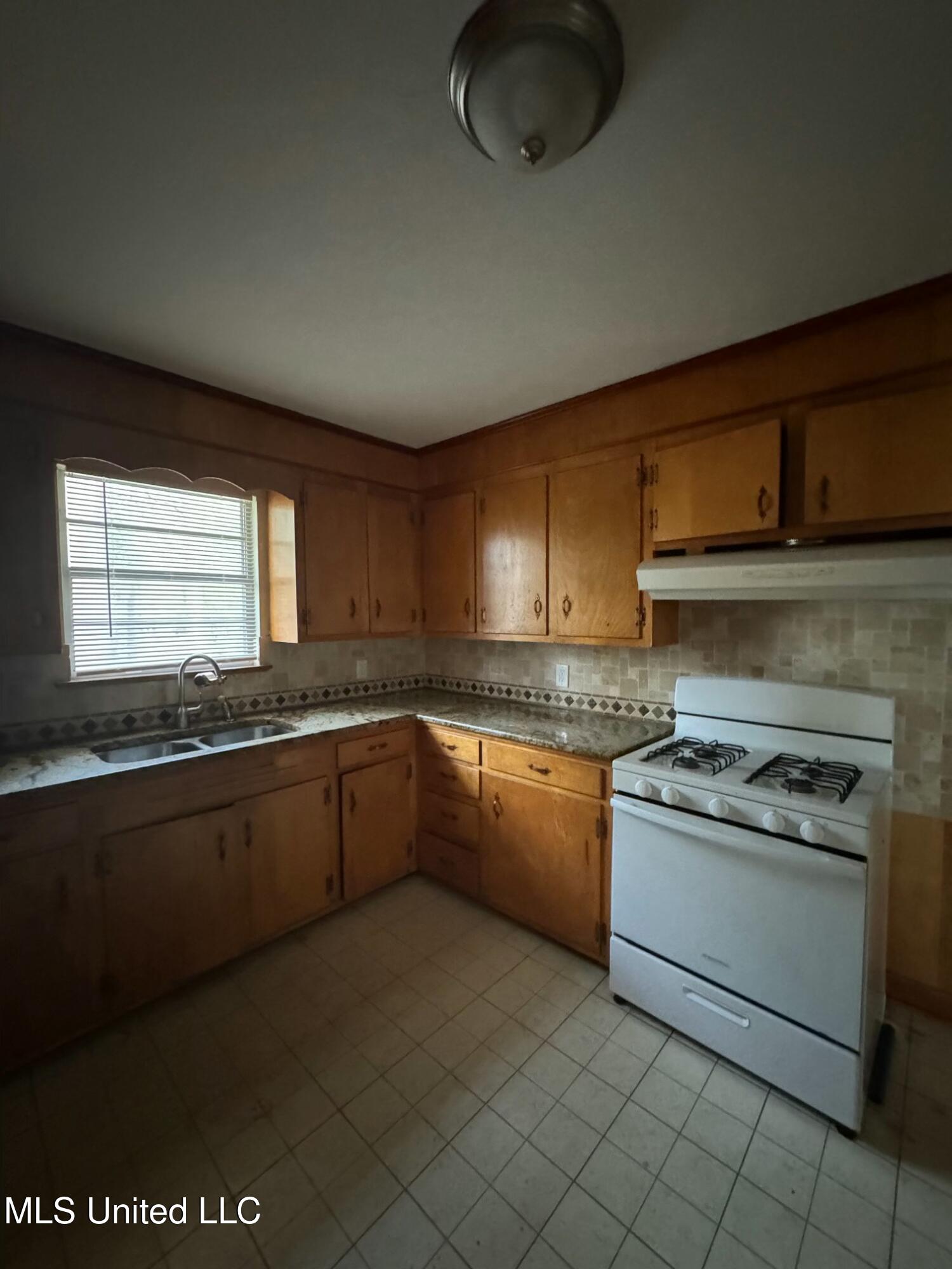 2757 W Benwood Drive, Jackson, Mississippi image 9