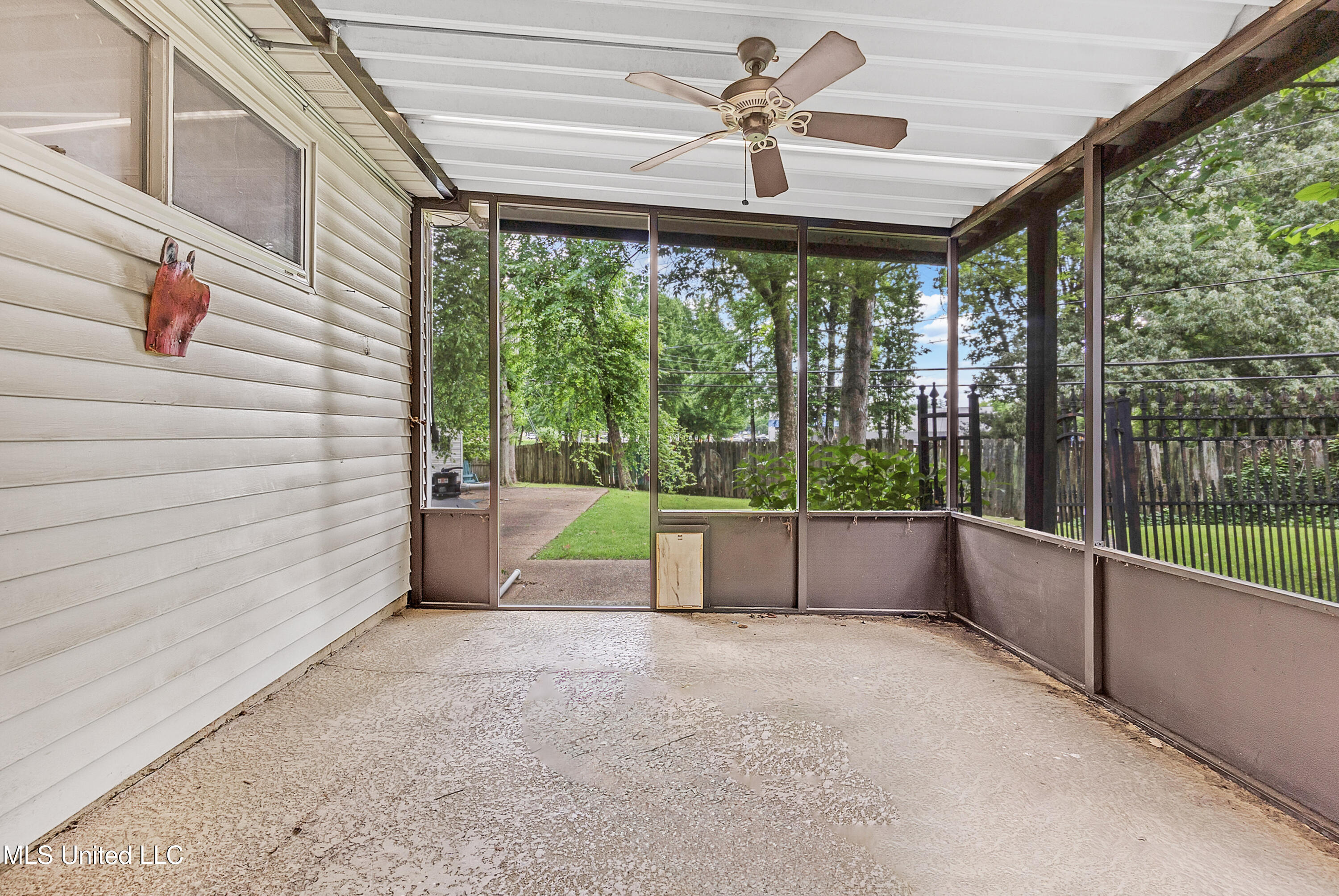 6830 Embassy Circle, Horn Lake, Mississippi image 6