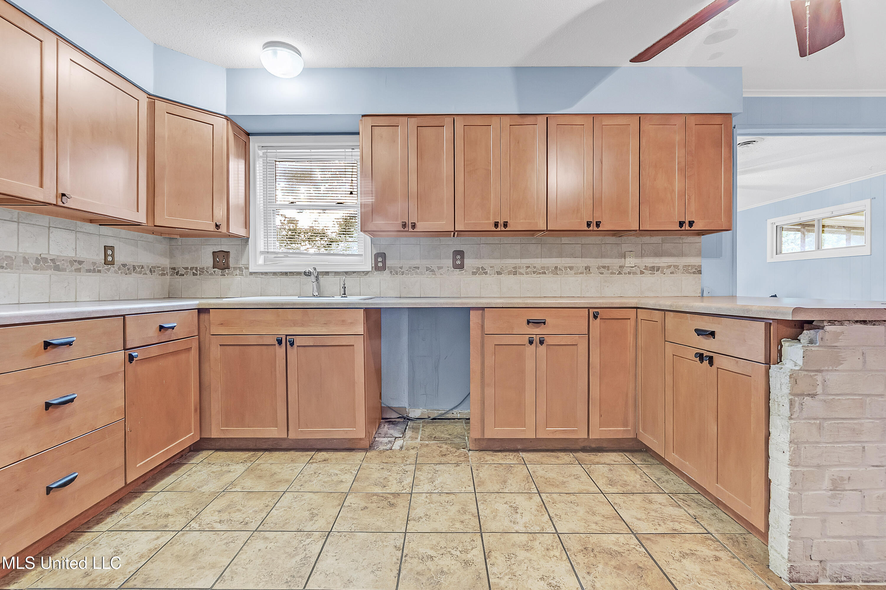 6830 Embassy Circle, Horn Lake, Mississippi image 12