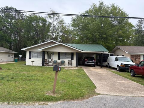 Homes For Sale - 320 Lawler Avenue<br/> Long Beach, MS 39560