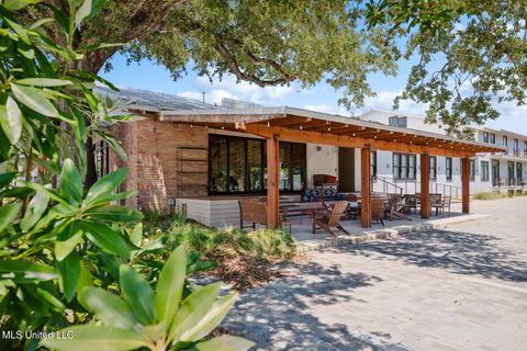 Condo For Sale - 301 S Toulme Street<br/> Bay Saint Louis, MS 39520