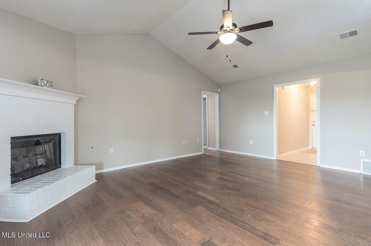 6393 Magnolia Lakes Drive, Olive Branch, Mississippi image 6