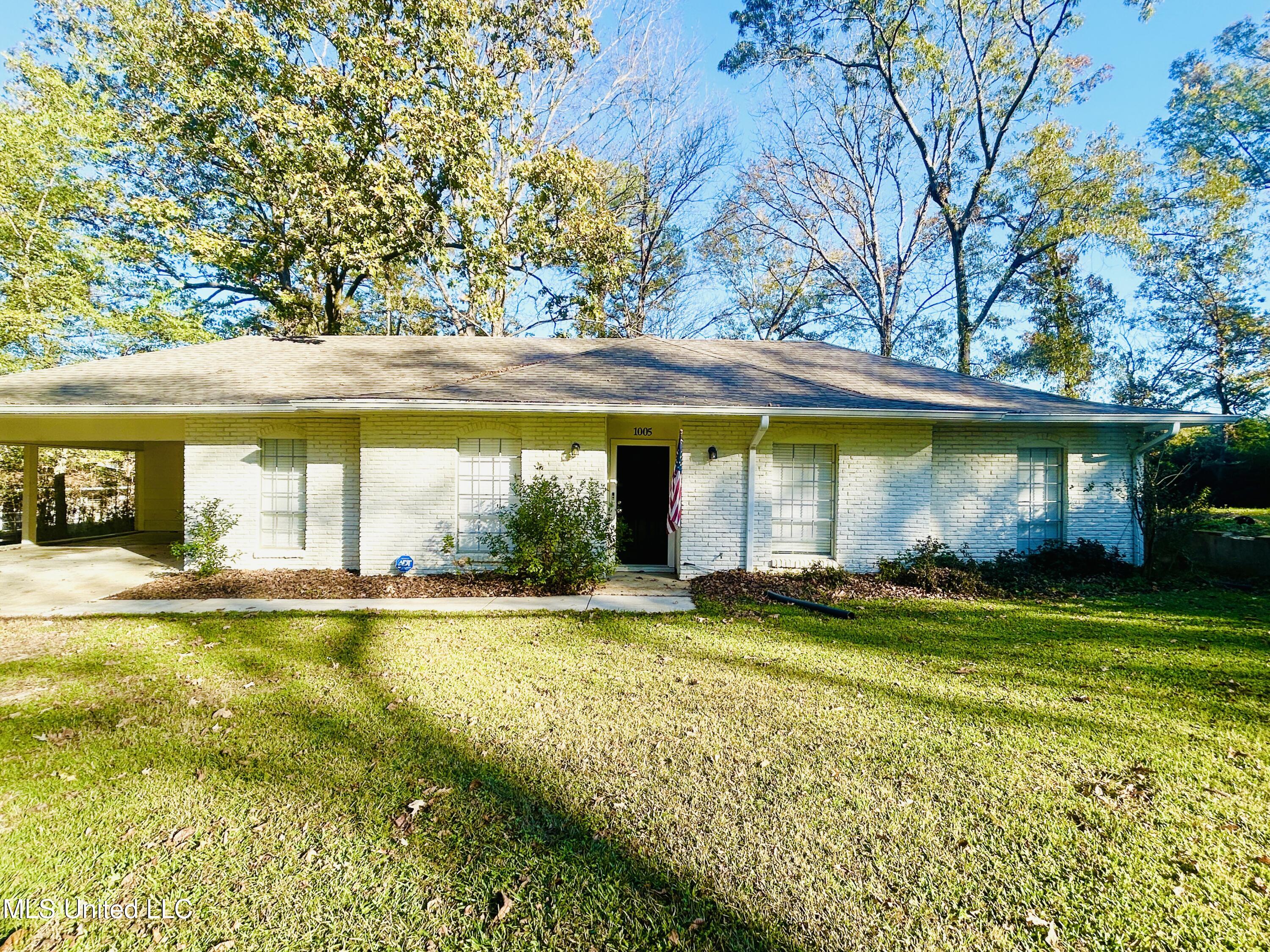 1005 Tanglewood Drive, Clinton, Mississippi image 2