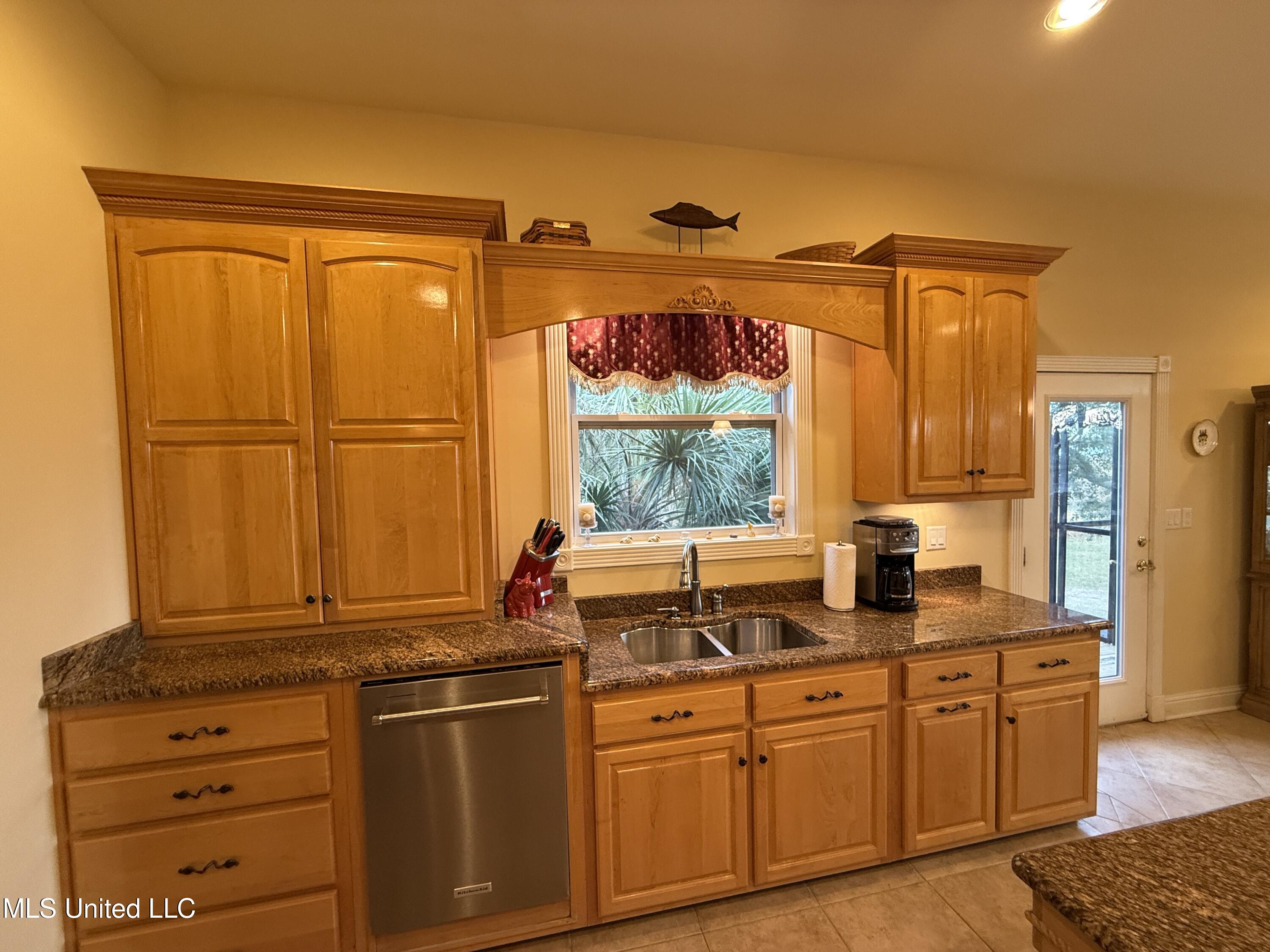 6301 Mary Mahoney Drive, Ocean Springs, Mississippi image 38