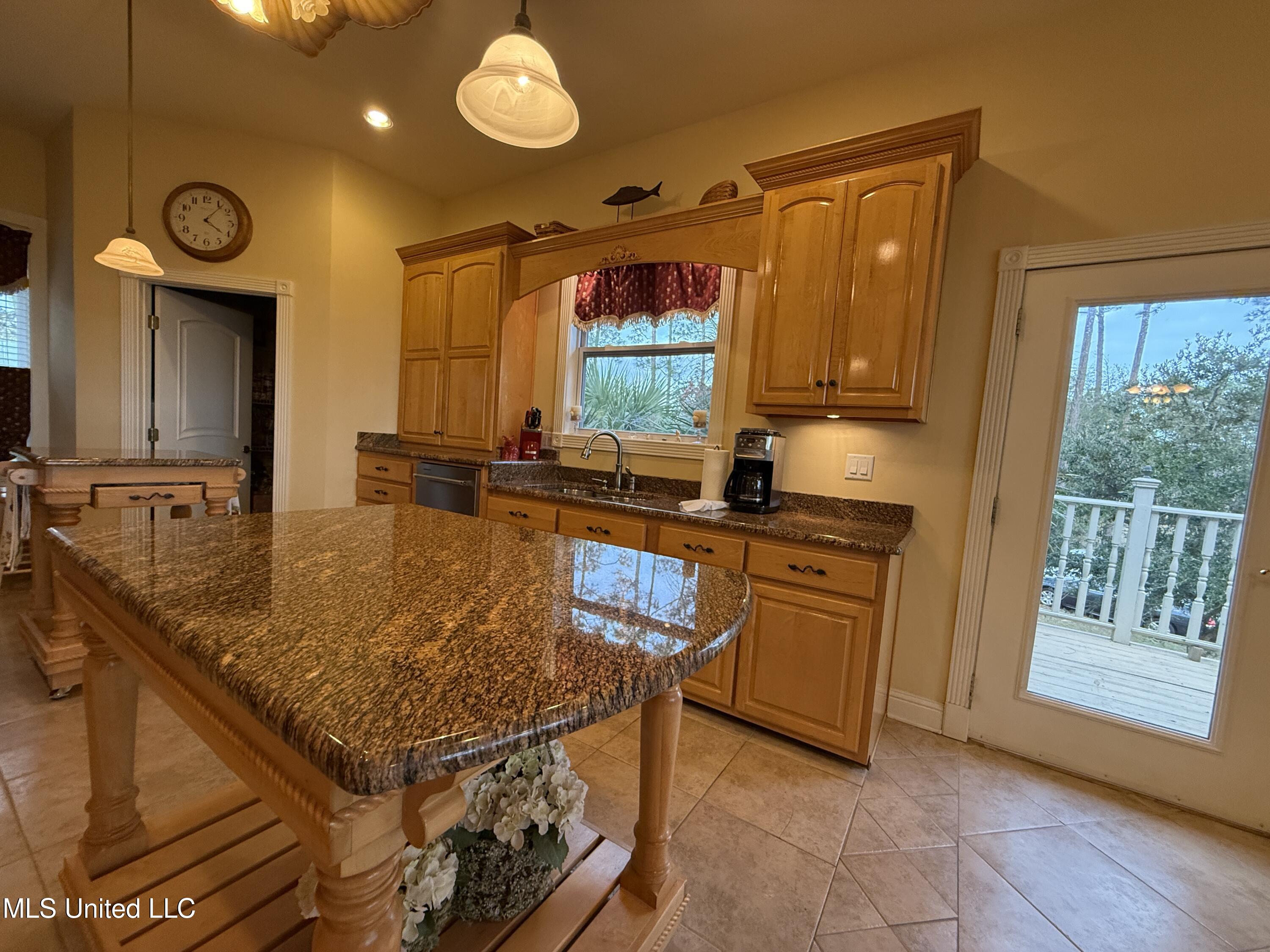 6301 Mary Mahoney Drive, Ocean Springs, Mississippi image 40