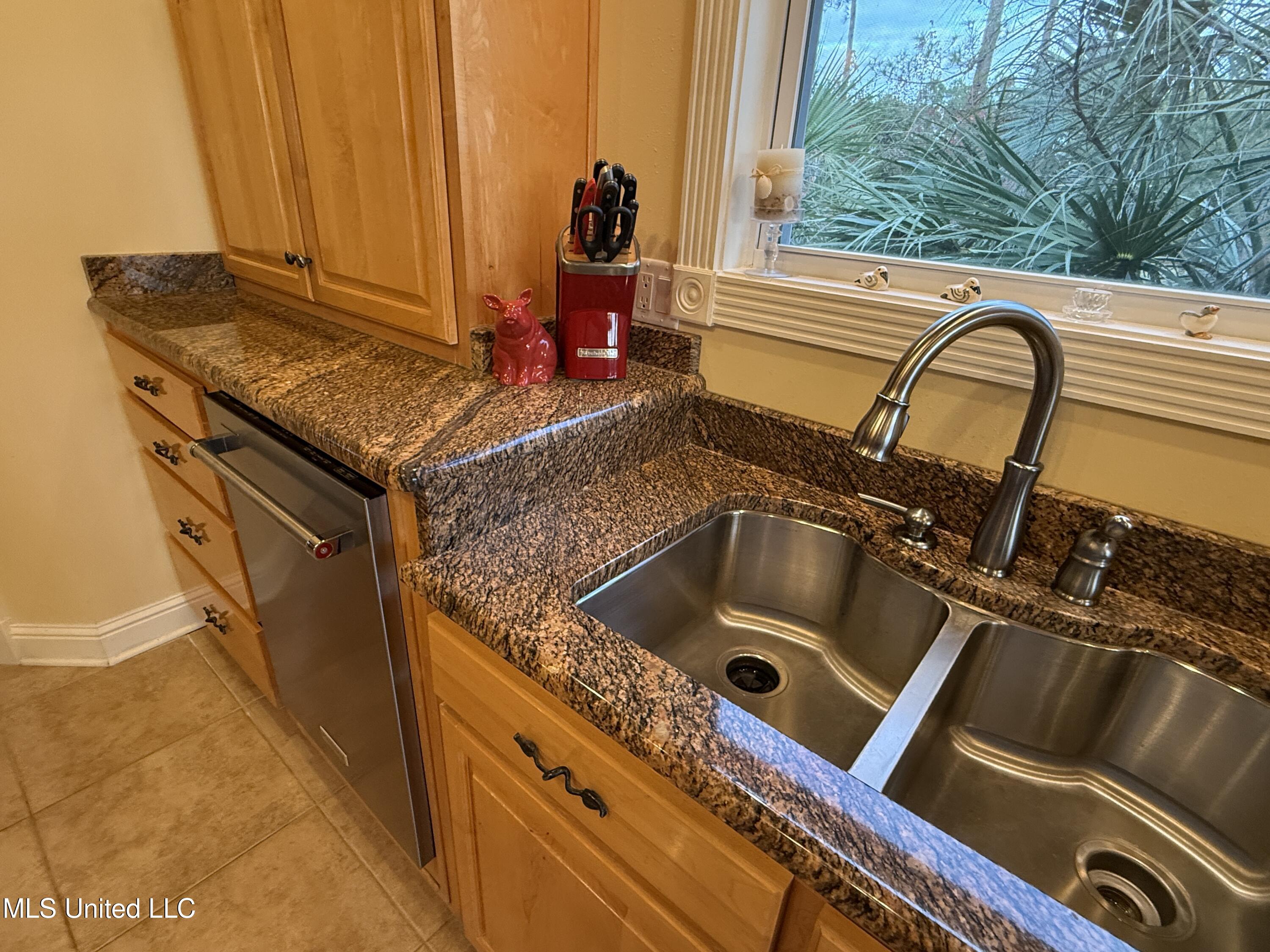 6301 Mary Mahoney Drive, Ocean Springs, Mississippi image 31