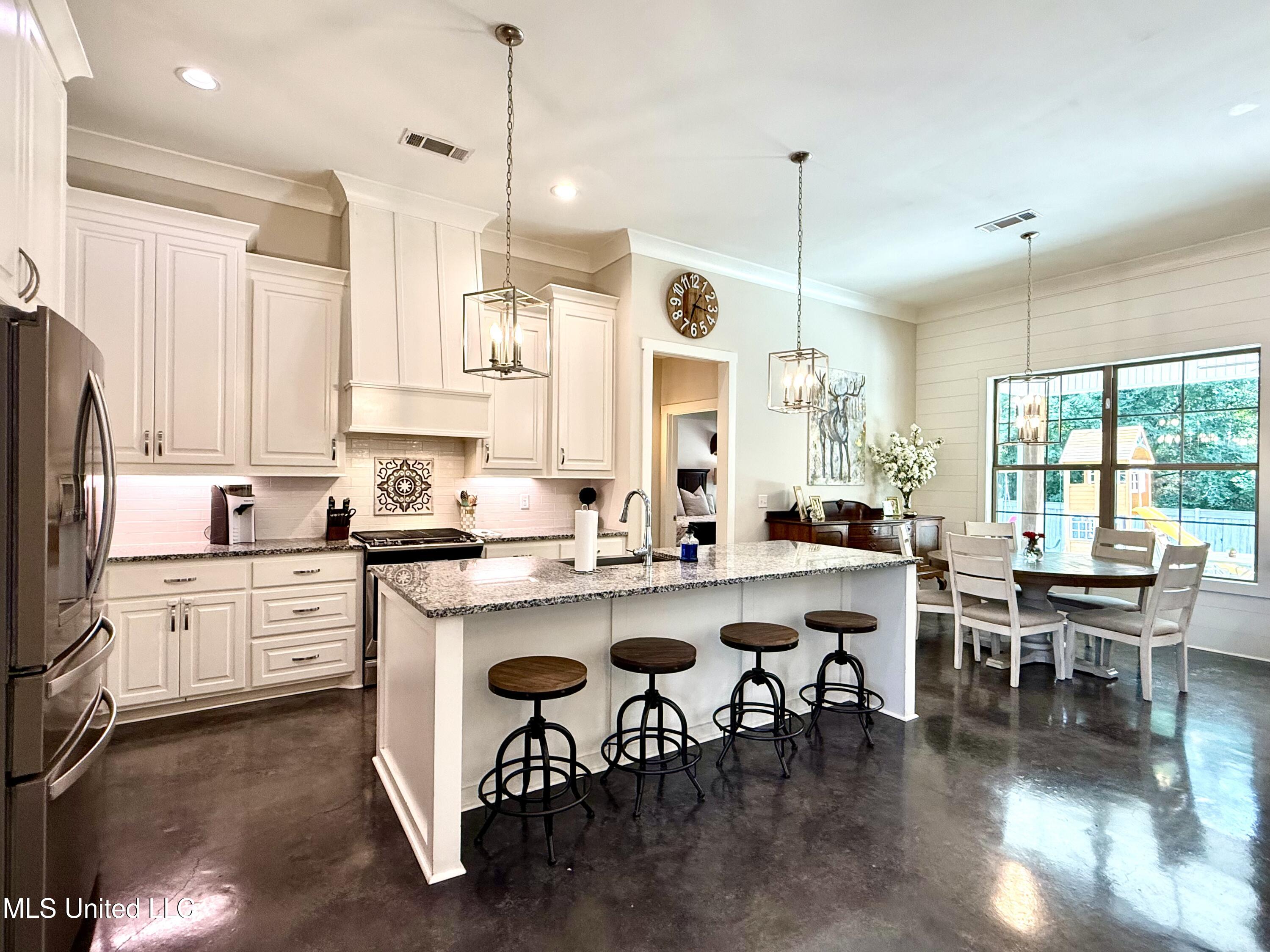 256 Penny Lane, Brandon, Mississippi image 3