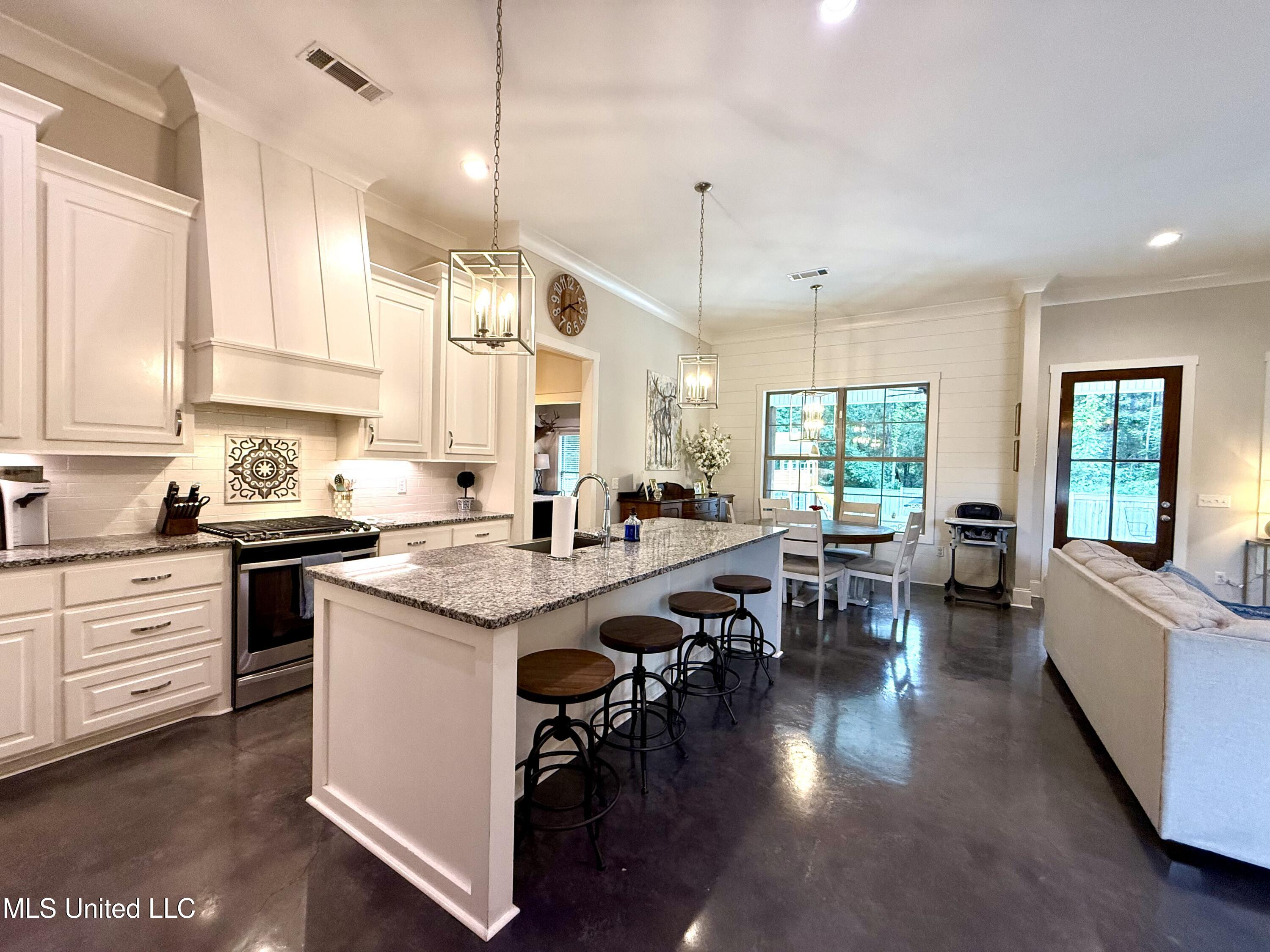 256 Penny Lane, Brandon, Mississippi image 15
