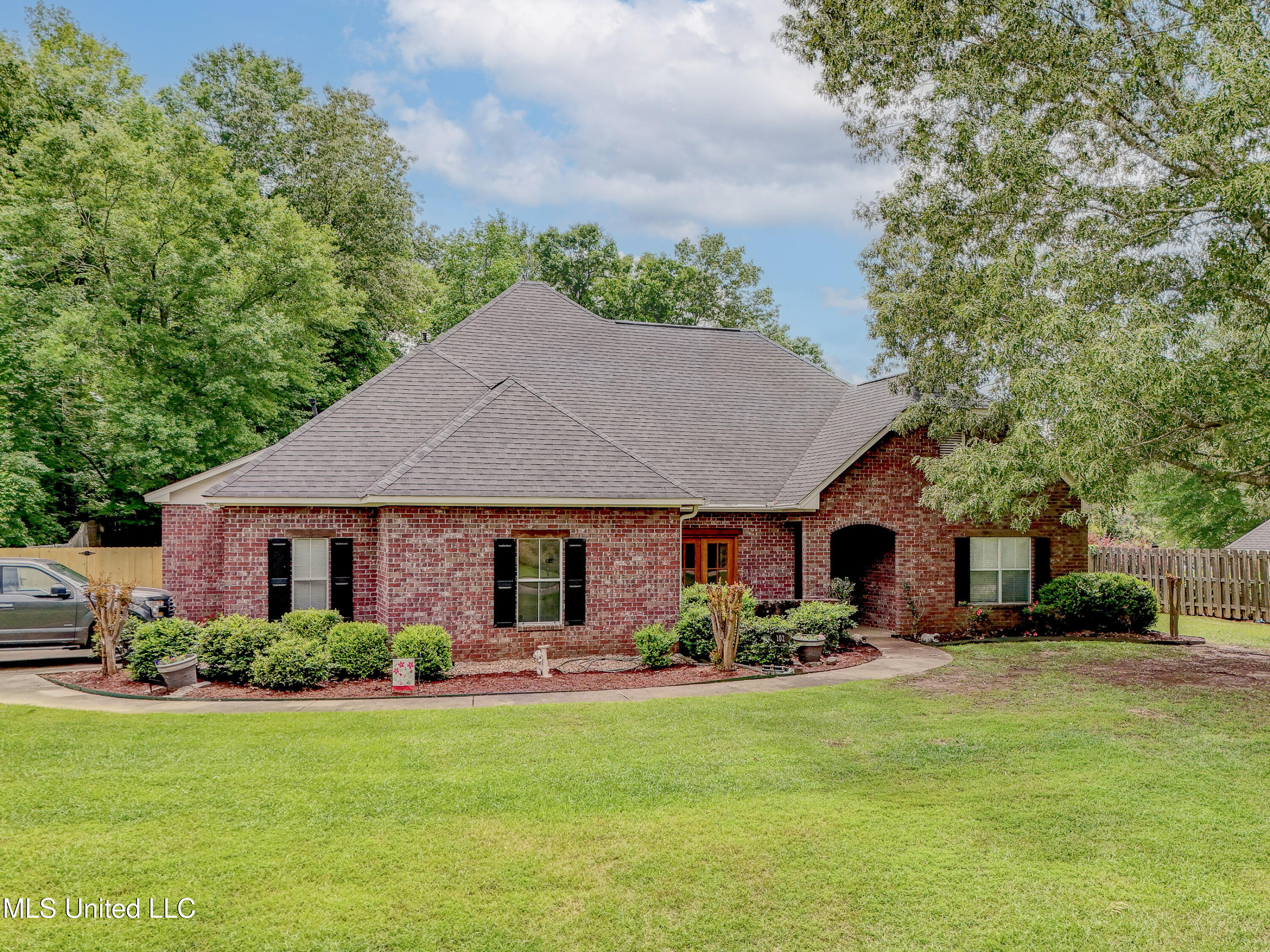 102 Grand Bear Circle, Vicksburg, Mississippi image 1