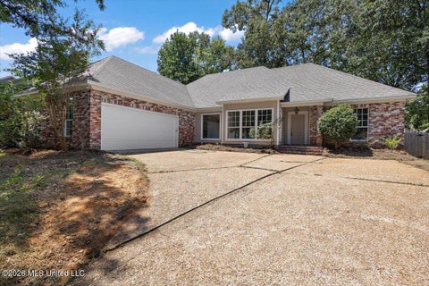 Homes For Sale - 427 Apple Valley<br/> Rankin County, Pearl, MS 39208