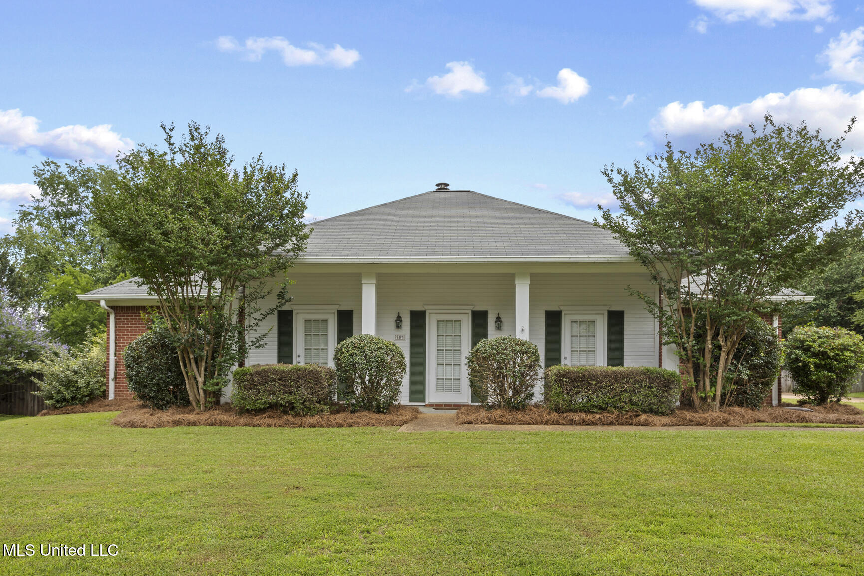 707 Spring Hill Drive, Madison, Mississippi image 1