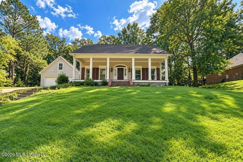 Homes For Sale - 111 Newport Circle<br/> Clinton, MS 39056