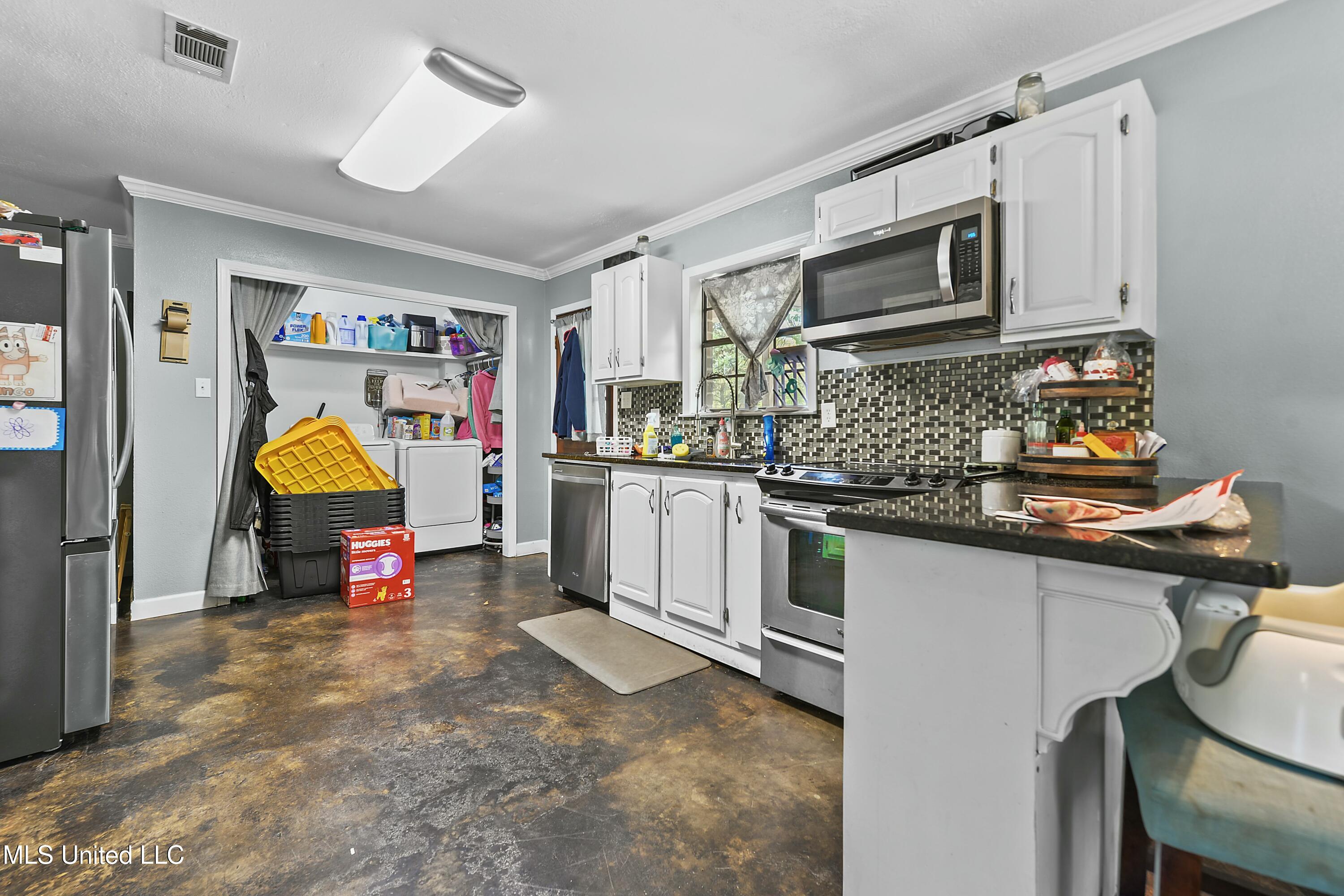 6004 J D Mckee Road, Moss Point, Mississippi image 6