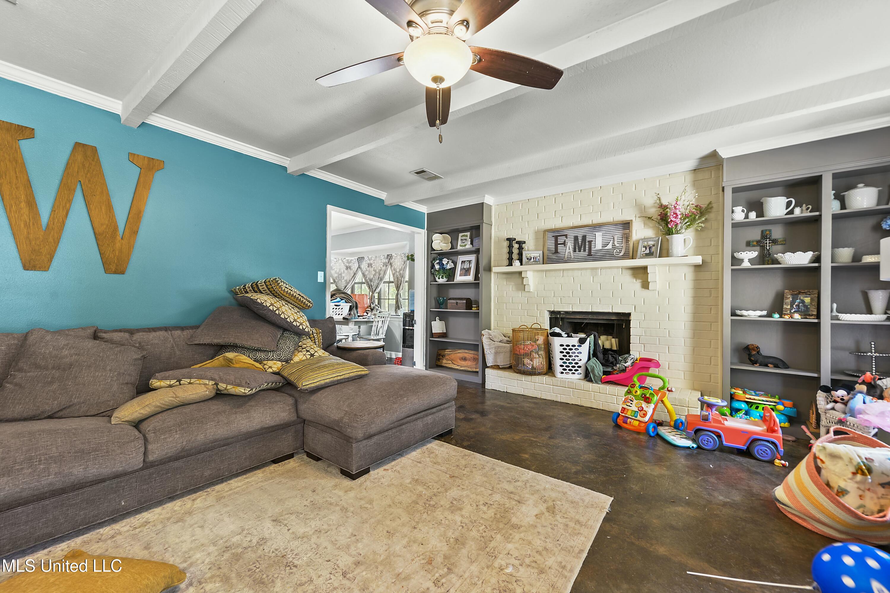 6004 J D Mckee Road, Moss Point, Mississippi image 5