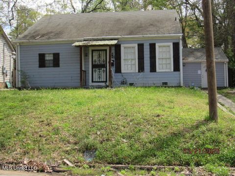Homes For Sale - 445 E Ridgeway Street<br/> Jackson, MS 39206
