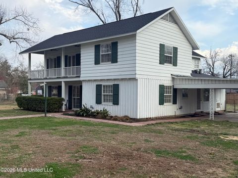 Homes For Sale - 404 E Adams Avenue<br/> Leflore County, Greenwood, MS 38930