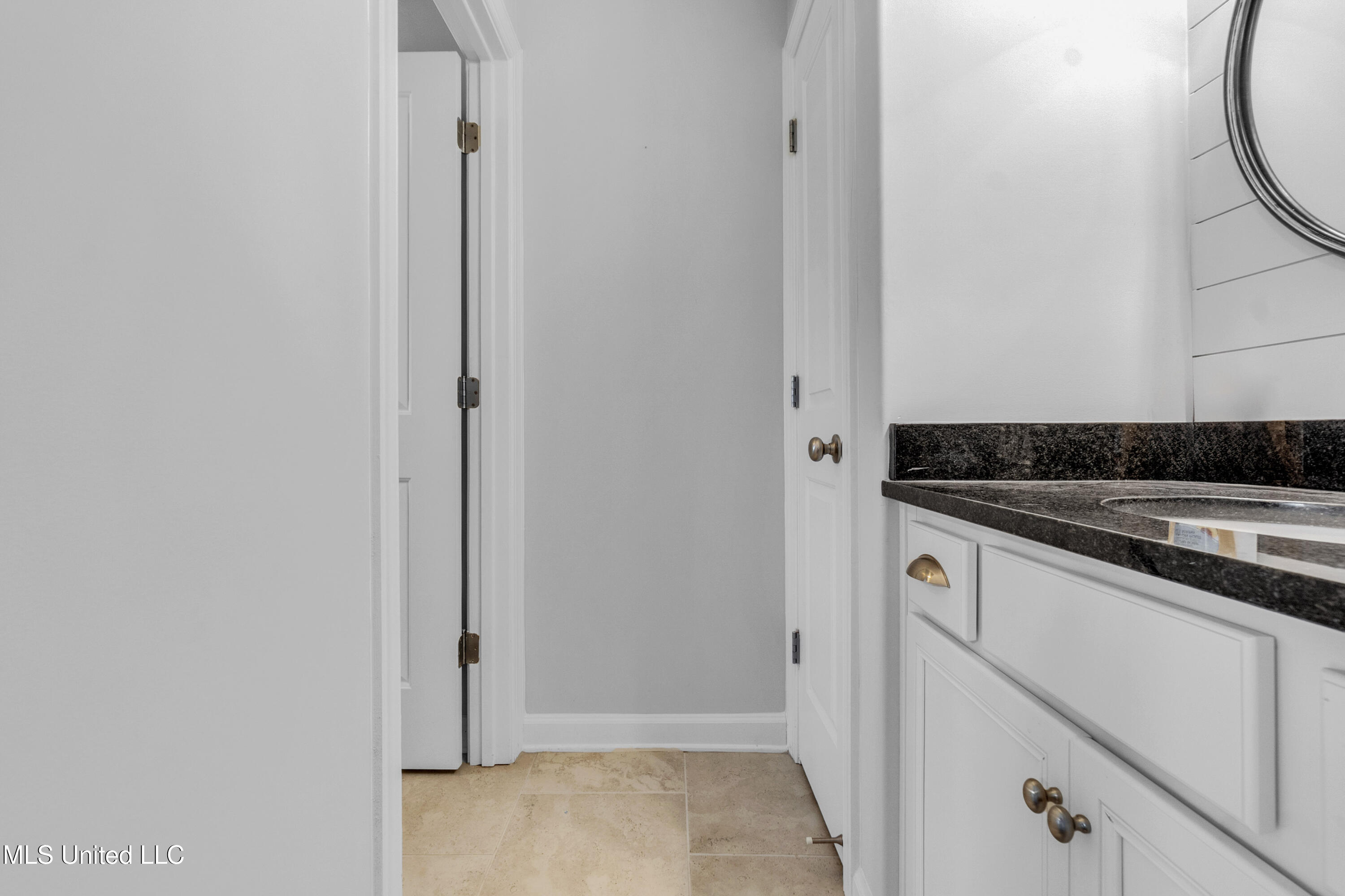 7216 Belle Manor Drive, Olive Branch, Mississippi image 23