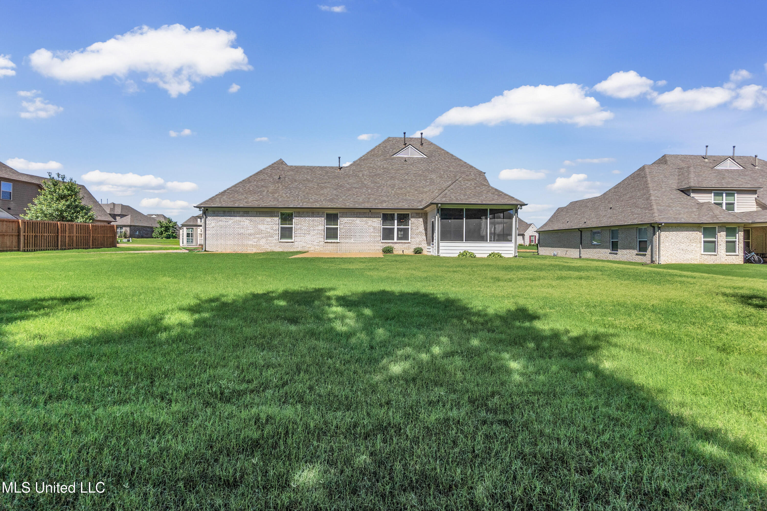 7216 Belle Manor Drive, Olive Branch, Mississippi image 25