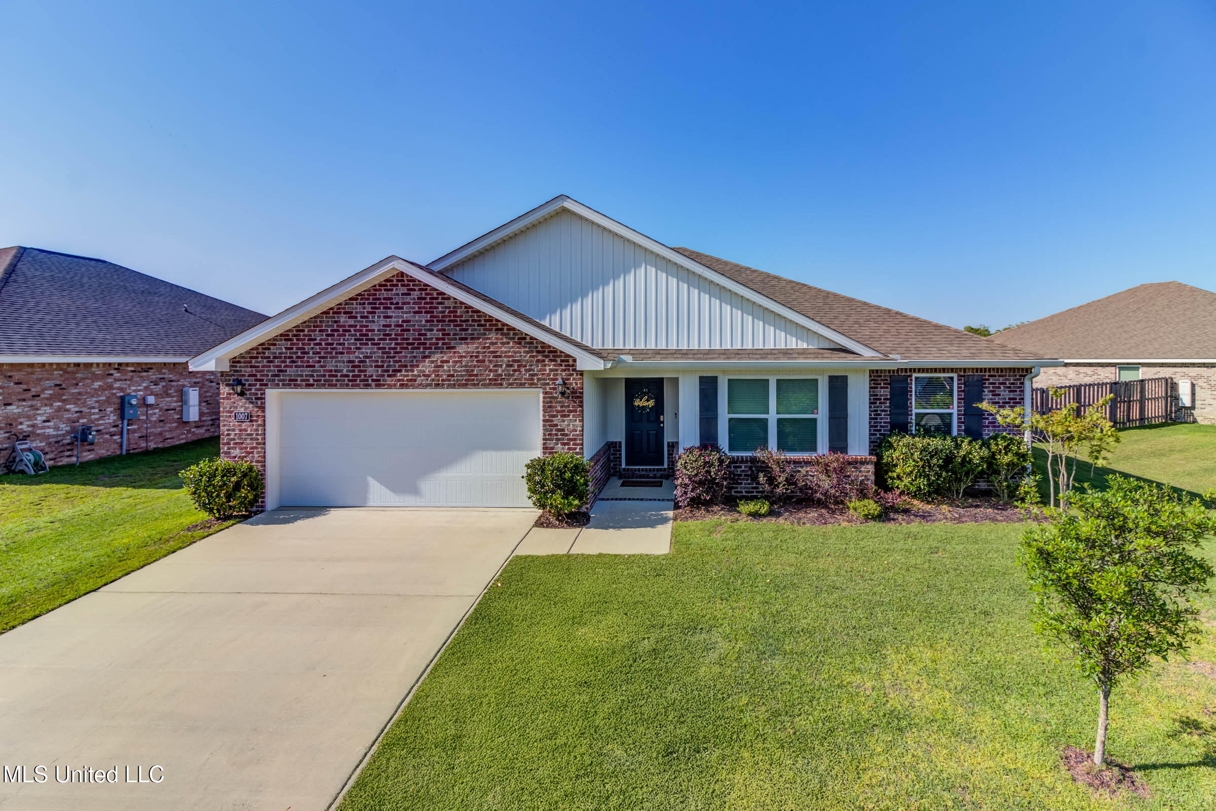 1007 Enclave Circle, Long Beach, Mississippi image 1