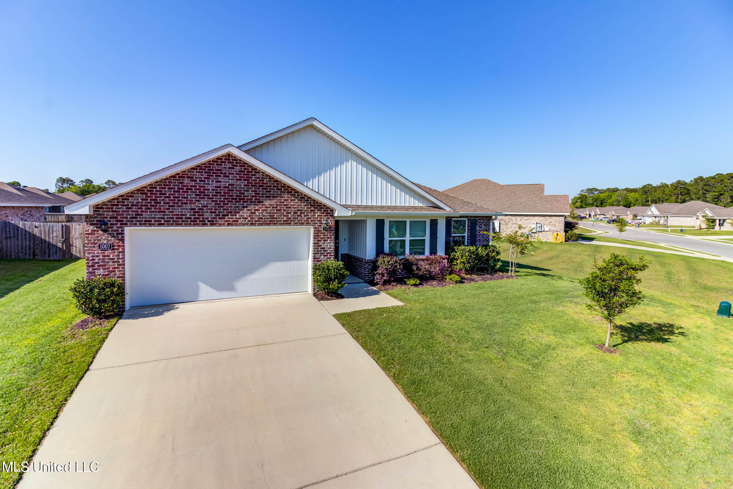 1007 Enclave Circle, Long Beach, Mississippi image 4