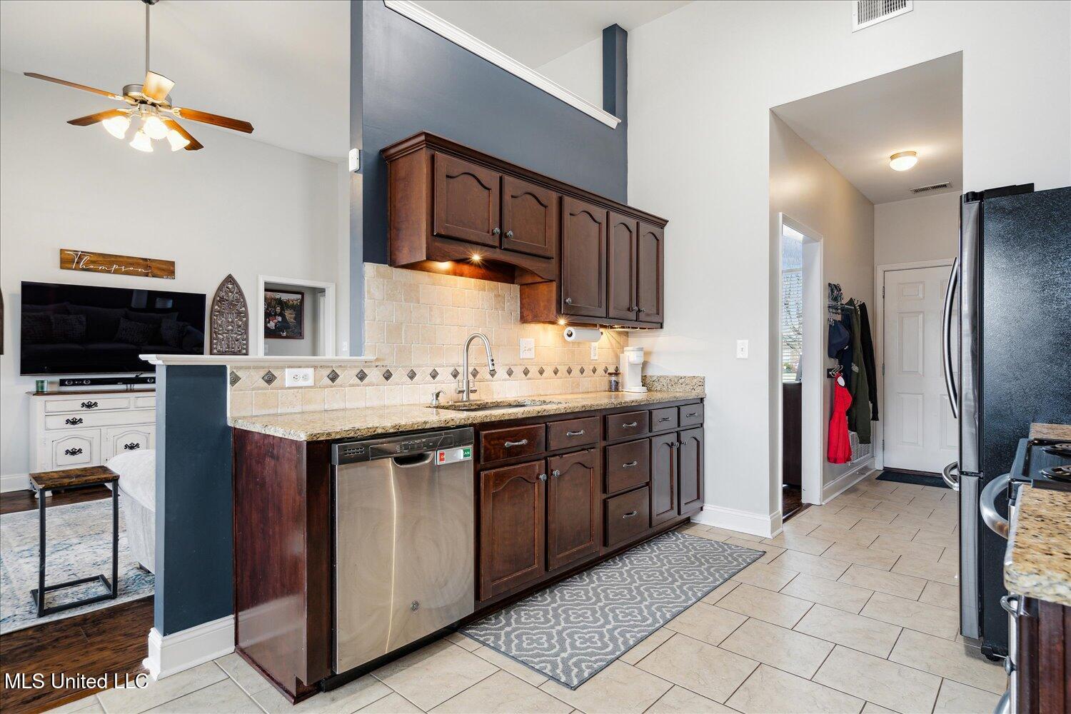 3137 Bramble Crest Drive, Southaven, Mississippi image 12
