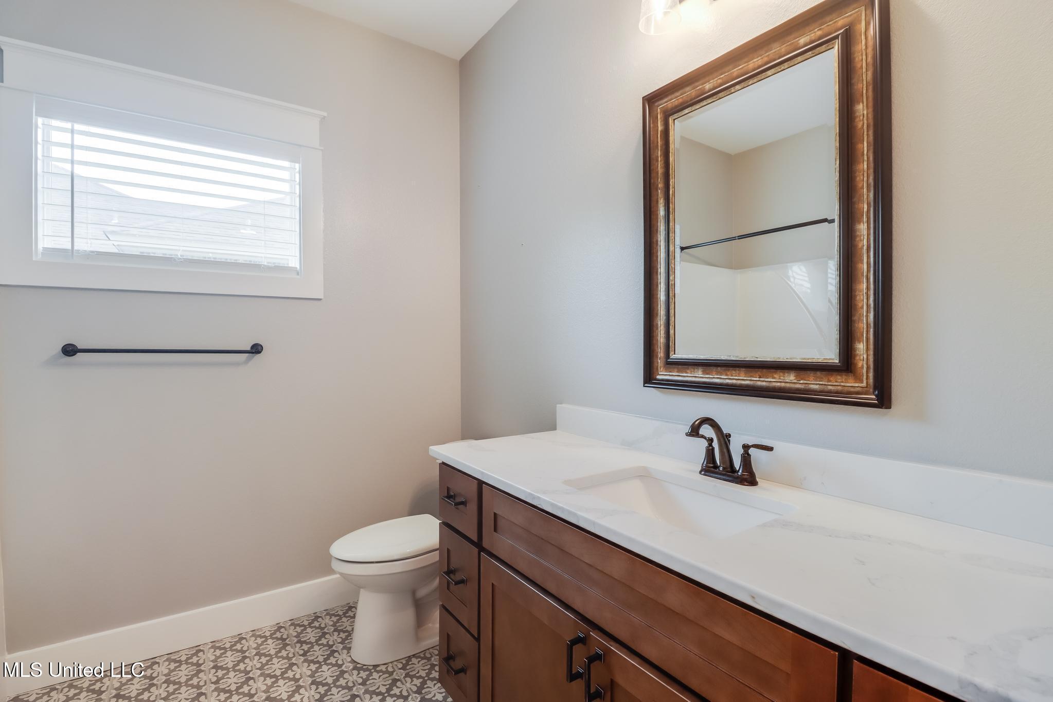 11956 Ol Oak Drive, Gulfport, Mississippi image 25
