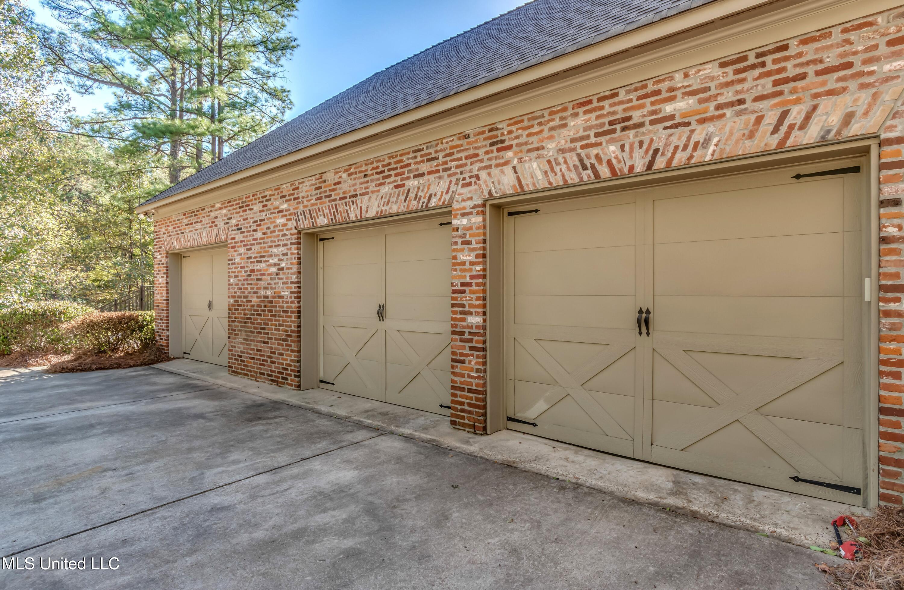 235 Hidden Oaks Drive, Ridgeland, Mississippi image 11