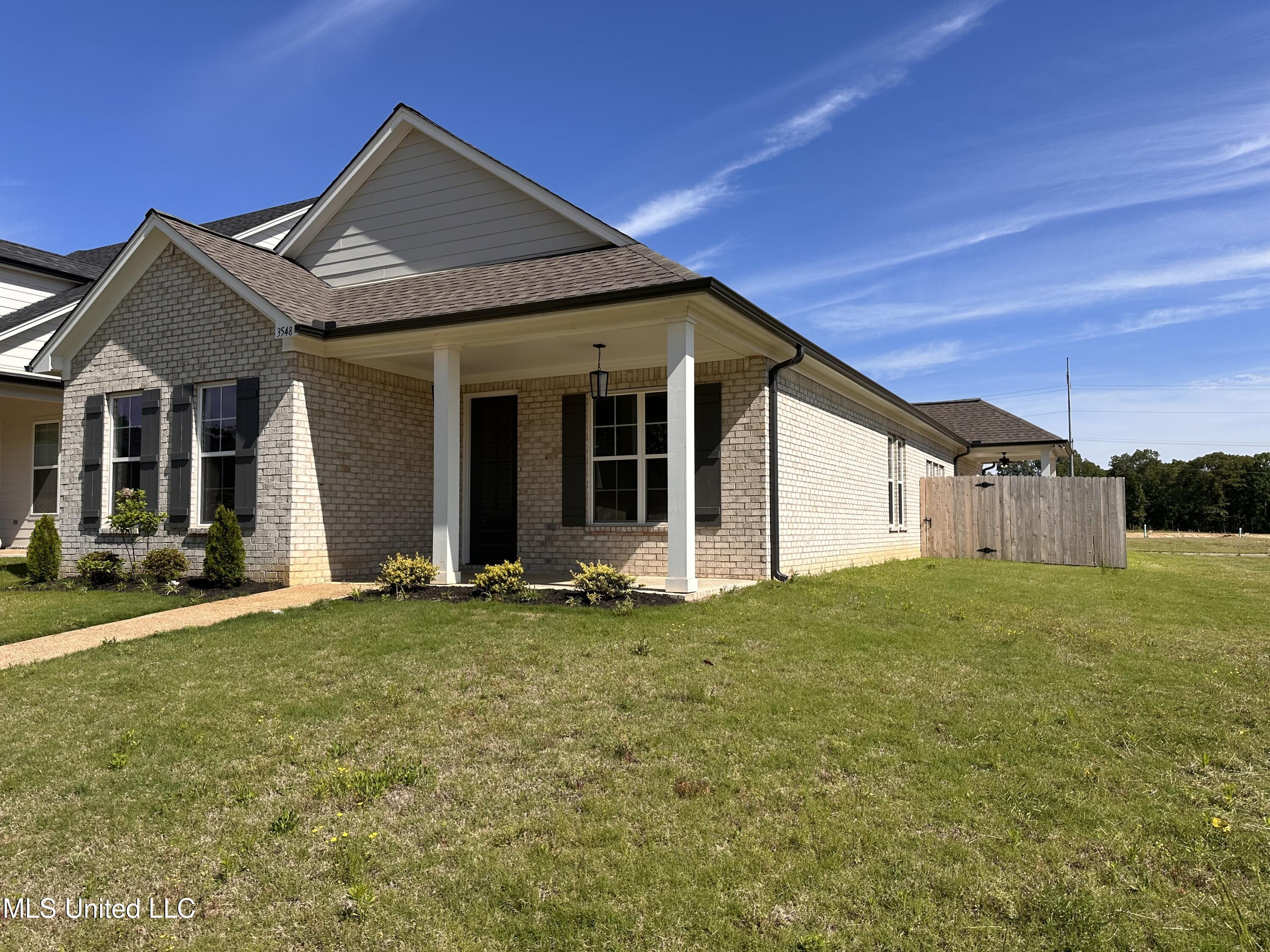3548 Hatton Drive, Nesbit, Mississippi image 2