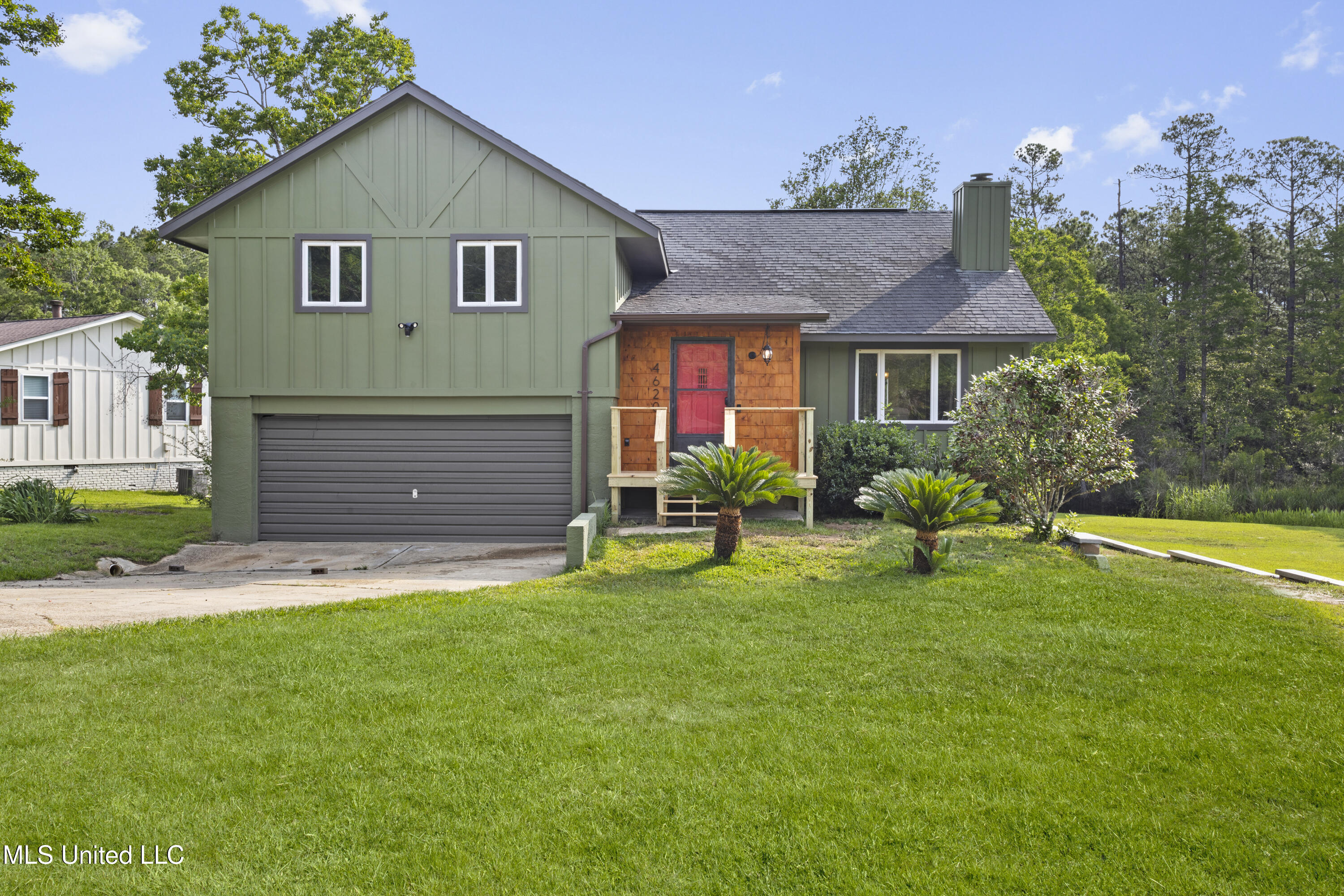 4620 Holly Heath Drive, Gautier, Mississippi image 3