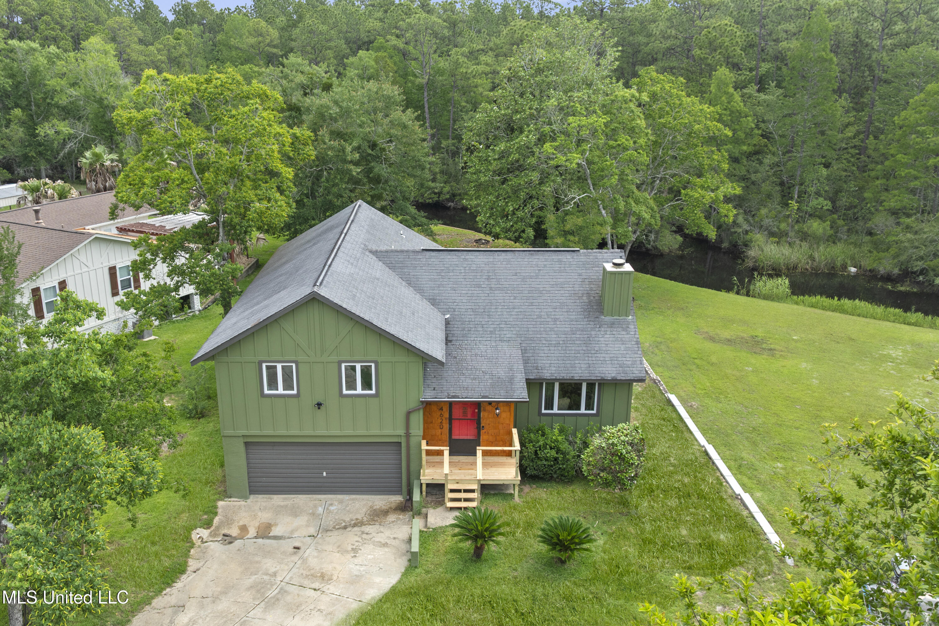 4620 Holly Heath Drive, Gautier, Mississippi image 4