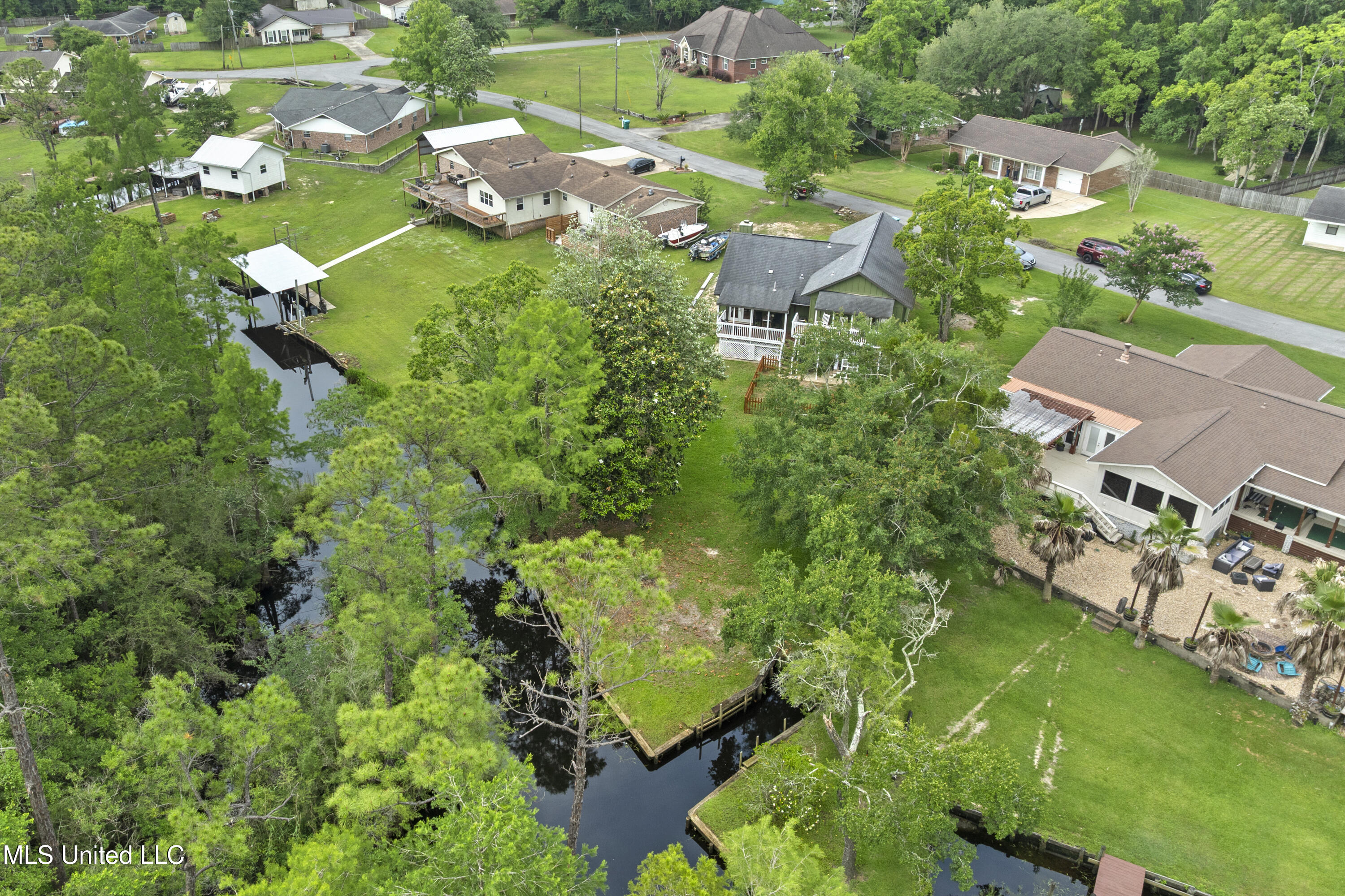 4620 Holly Heath Drive, Gautier, Mississippi image 2