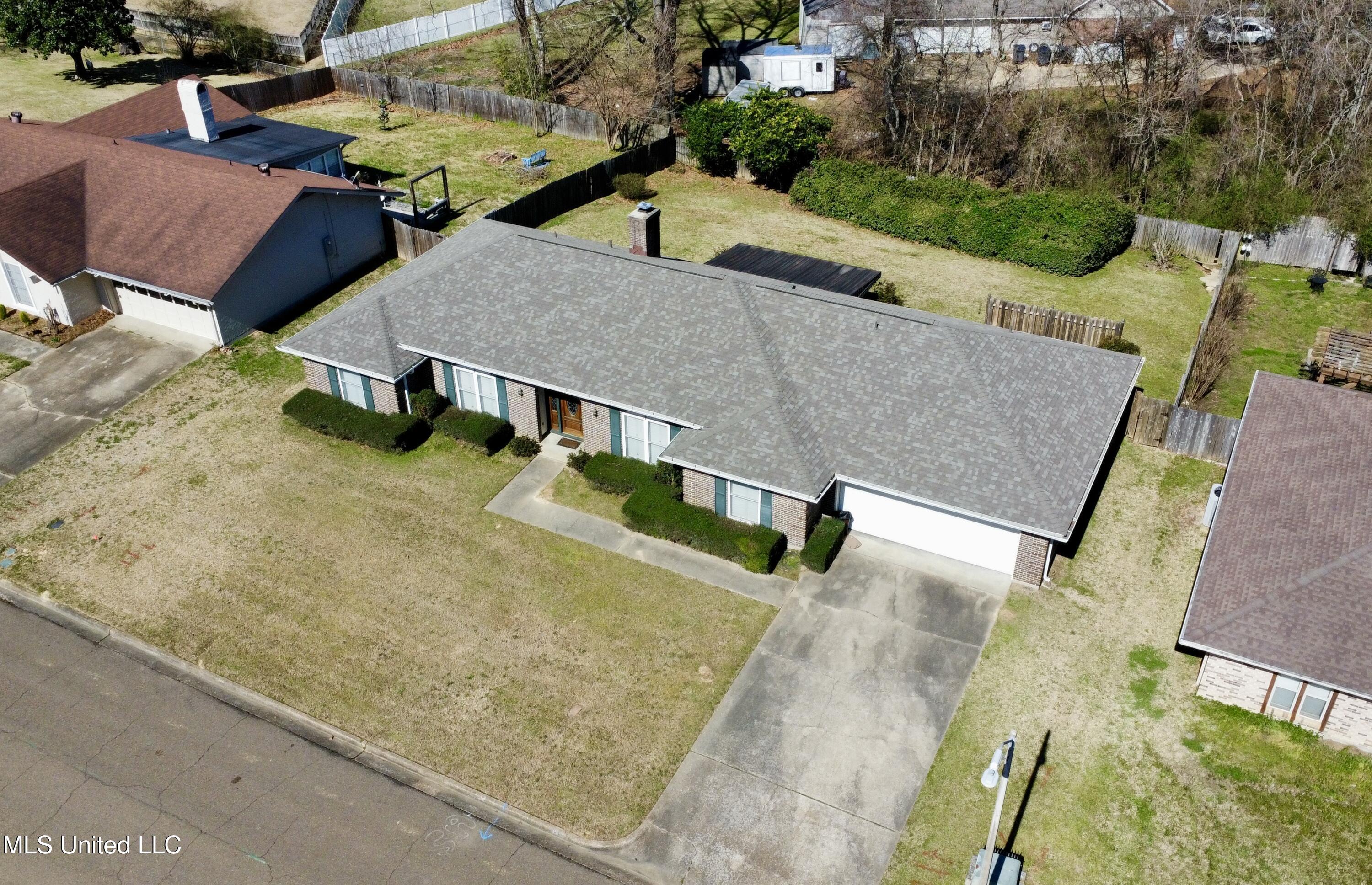 1215 Cliffdale Drive, Clinton, Mississippi image 5