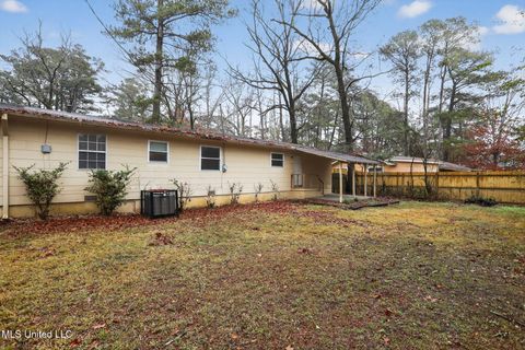 Homes For Sale - 945 Valencia Street<br/> Jackson, MS 39204