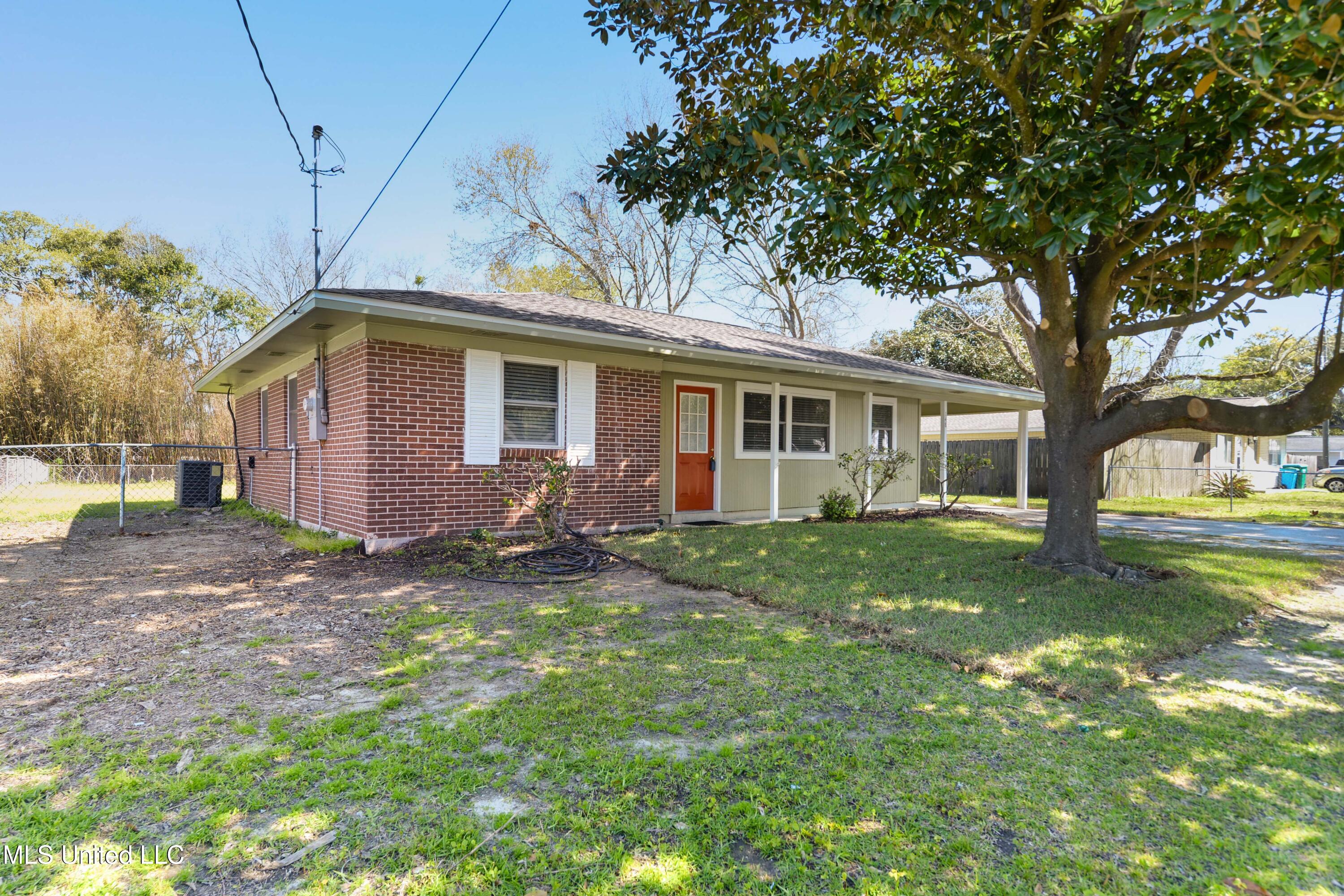 148 Lafayette Circle, Ocean Springs, Mississippi image 2