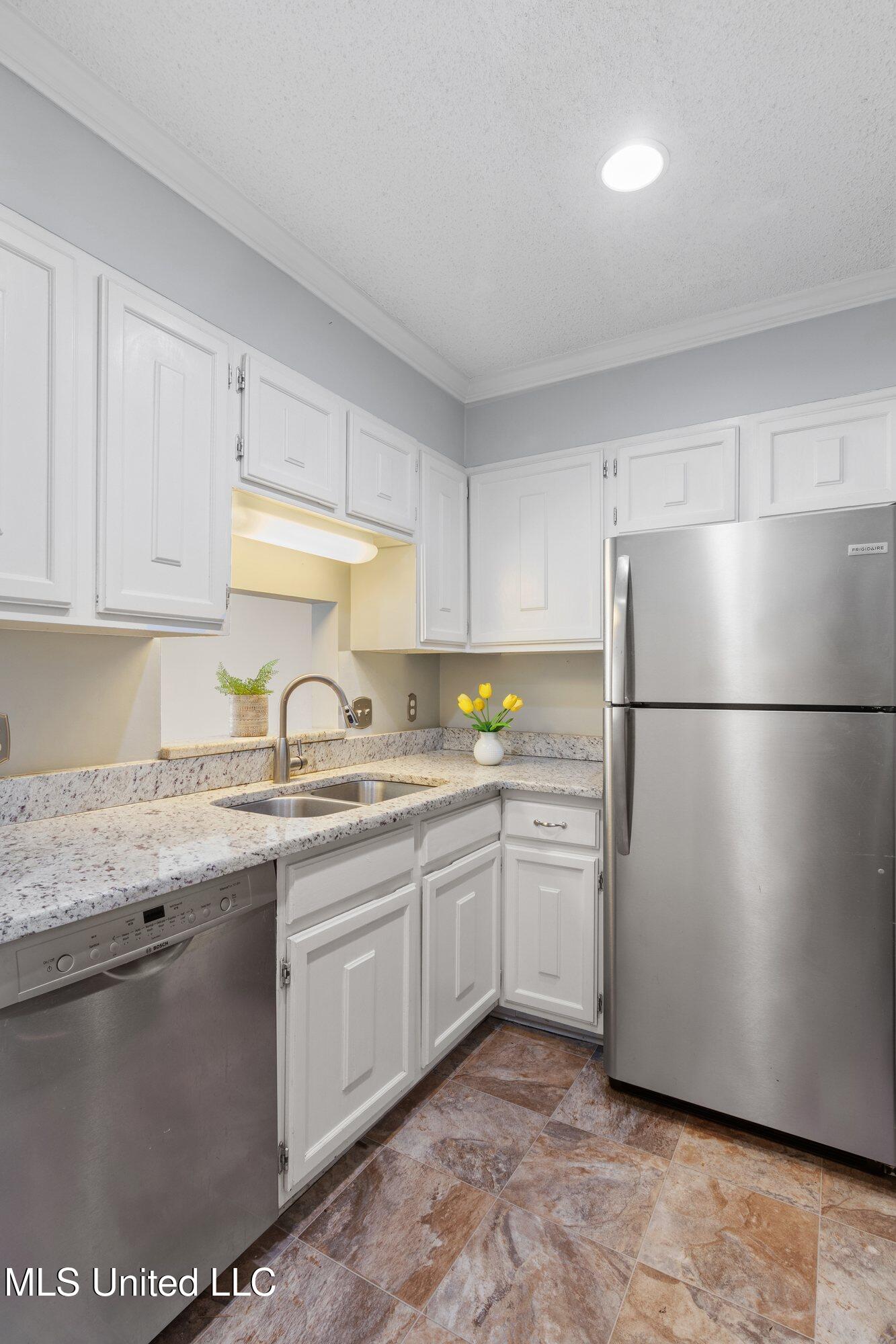 413 Kahler Street #10, Gulfport, Mississippi image 4