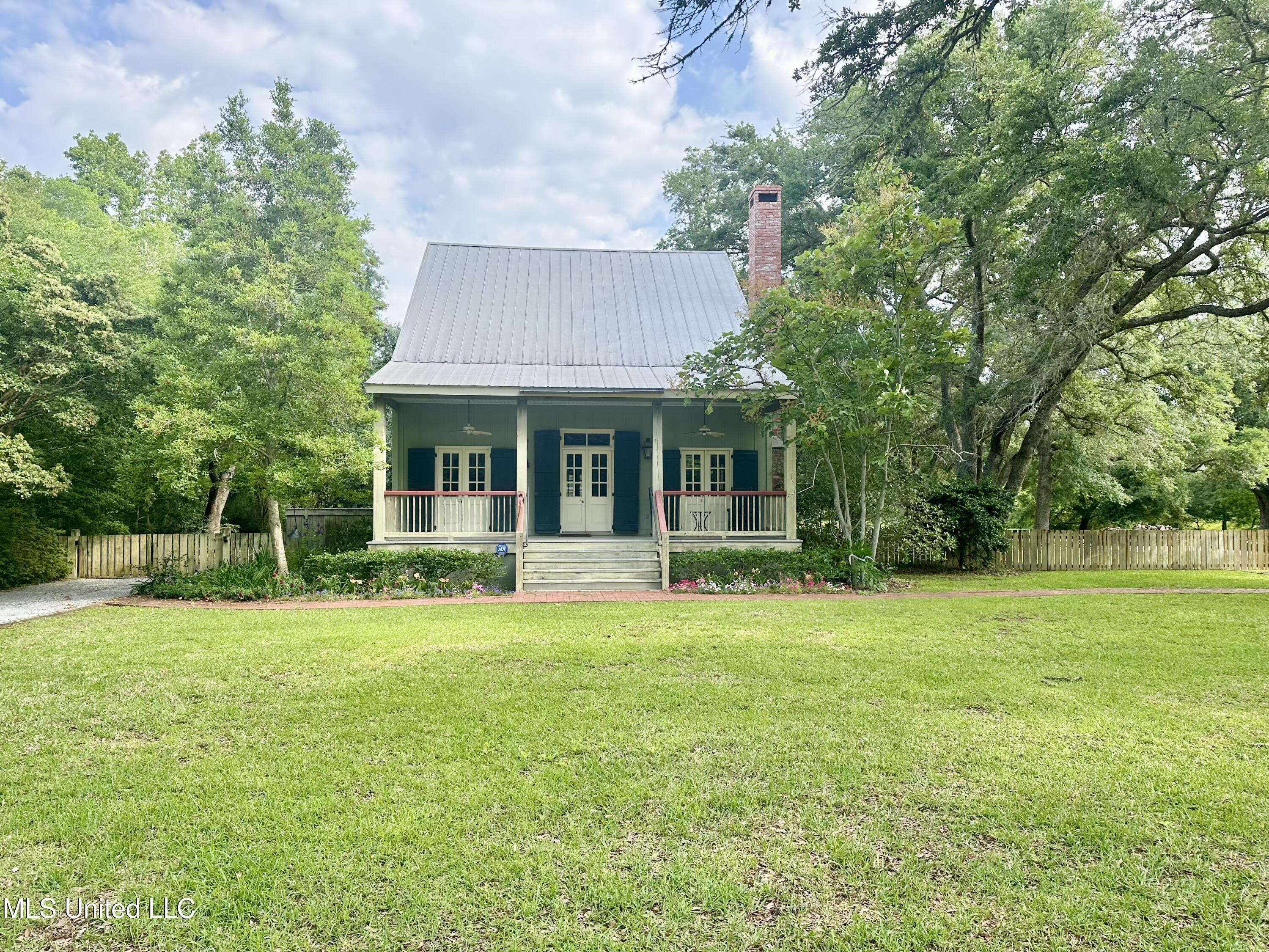 610 Saint Louis Street, Pass Christian, Mississippi image 1