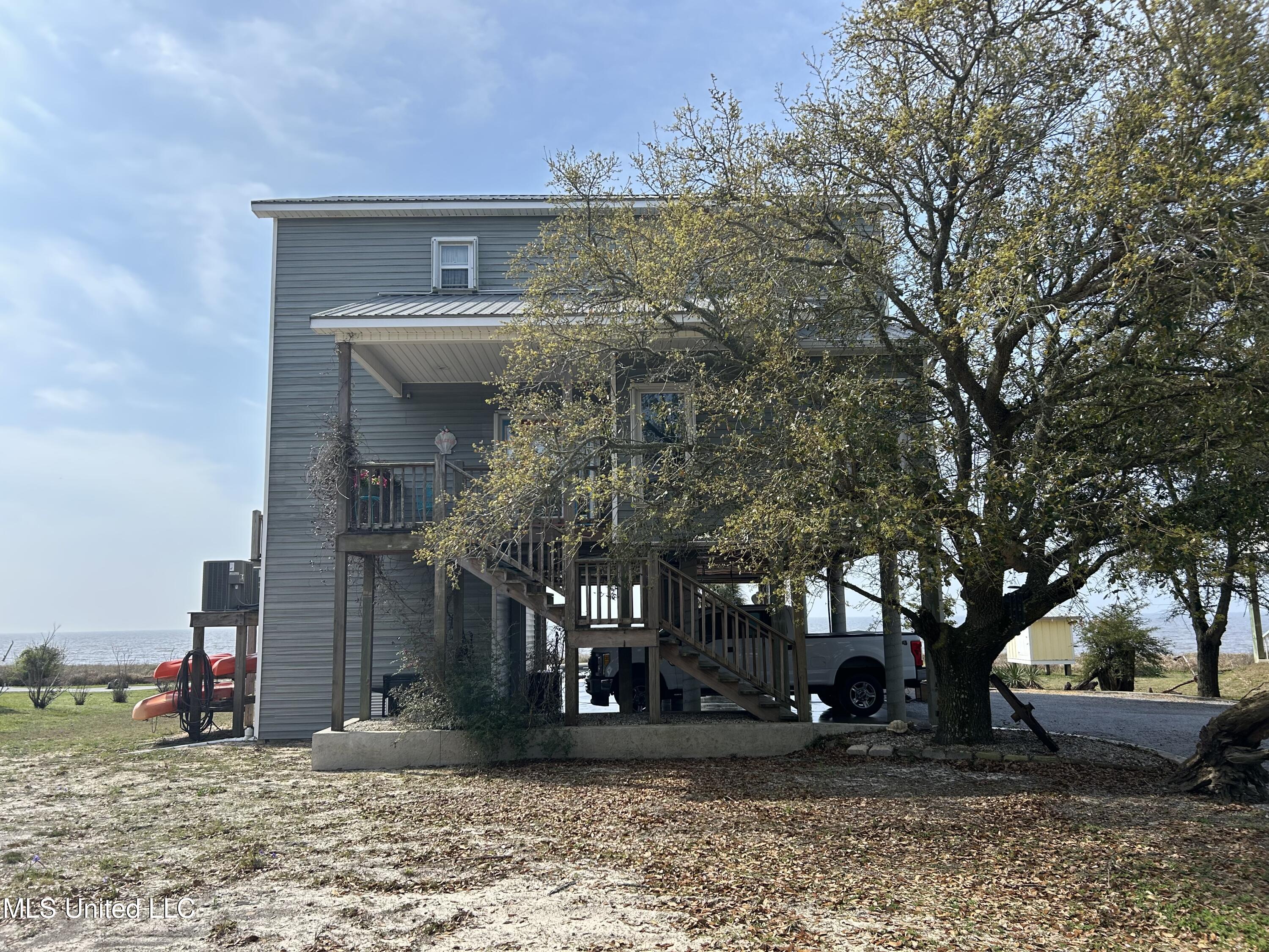 7613 Belle Fontaine Drive, Ocean Springs, Mississippi image 1