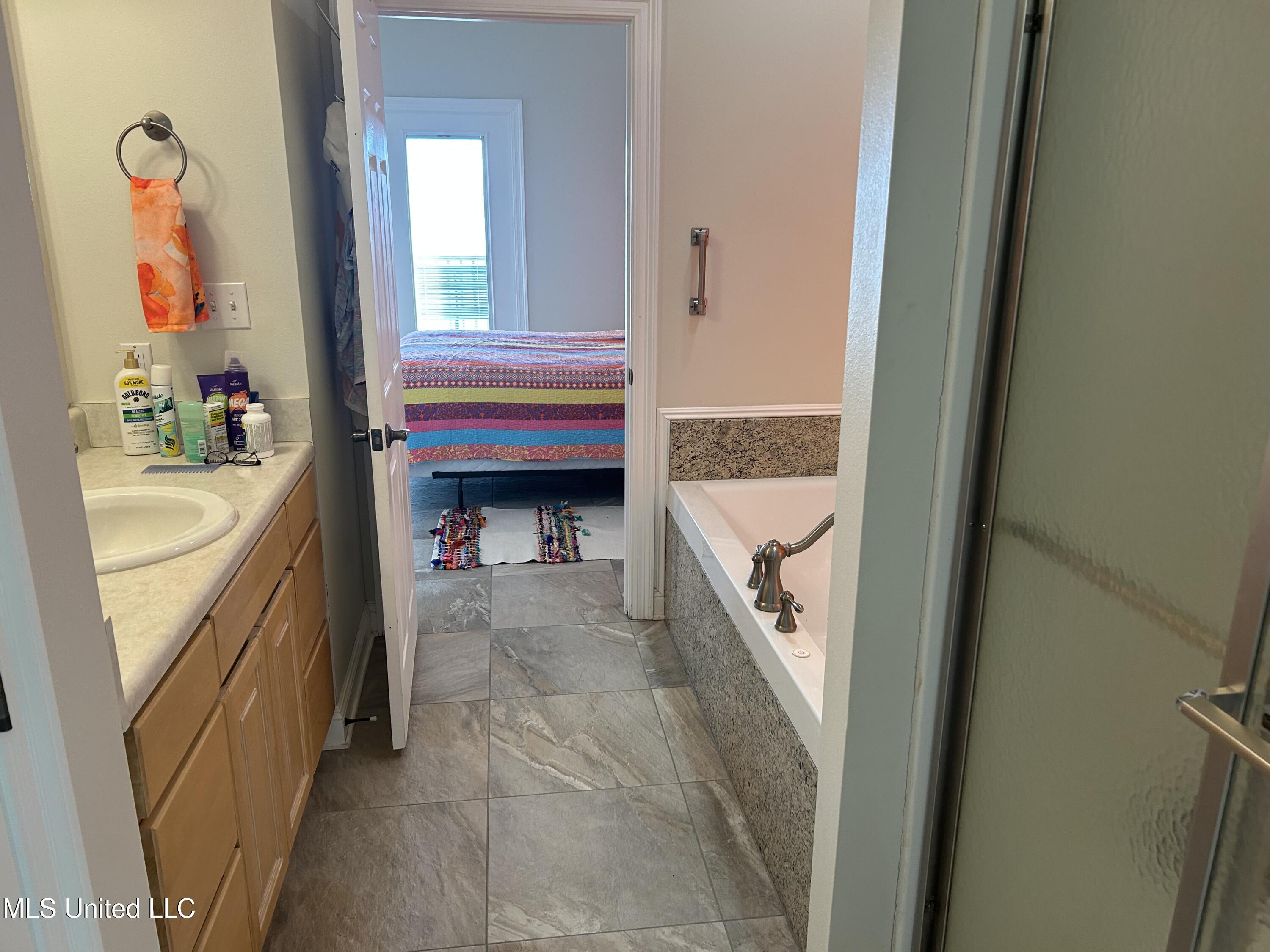 7613 Belle Fontaine Drive, Ocean Springs, Mississippi image 24