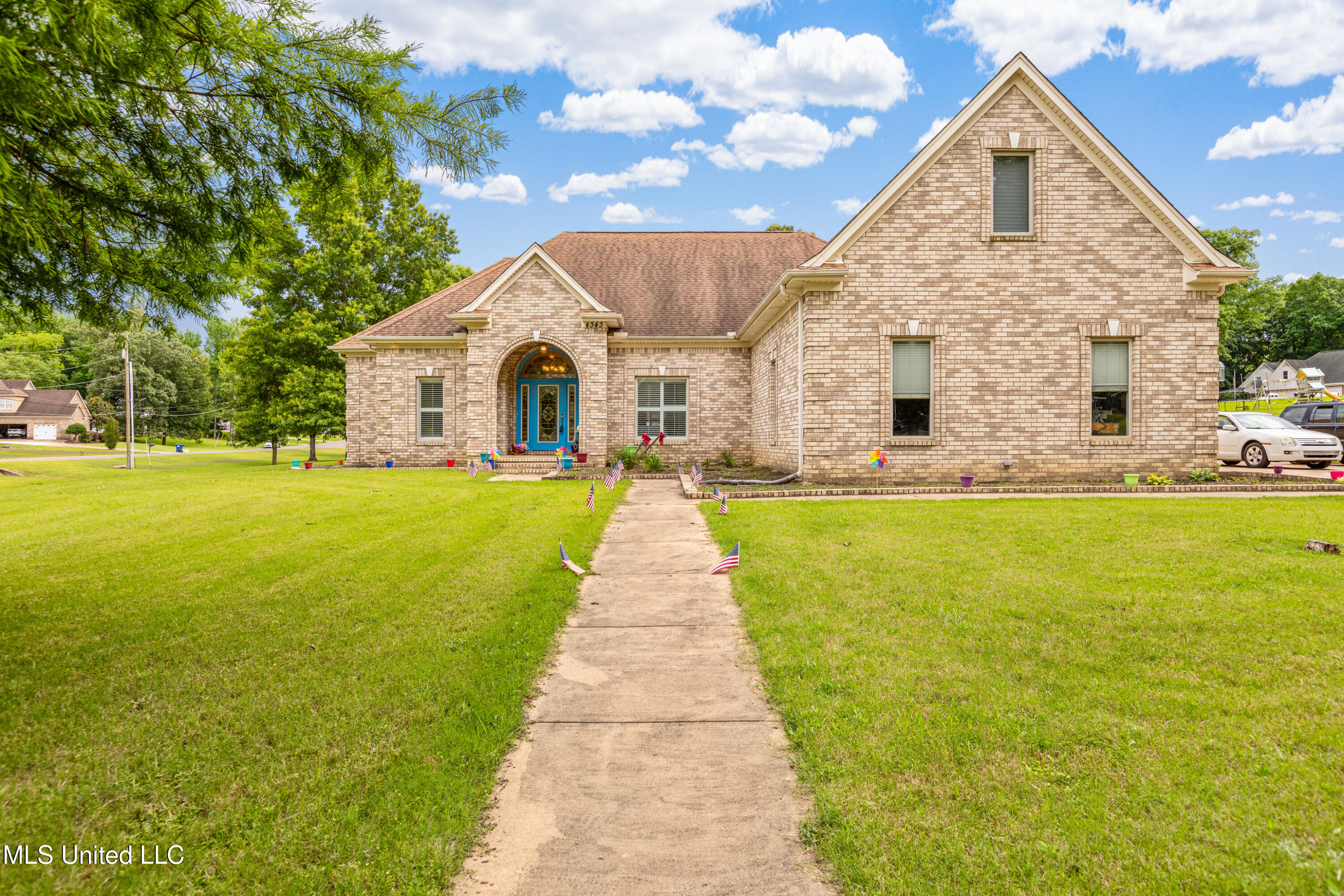 4343 Sharon Drive, Horn Lake, Mississippi image 1