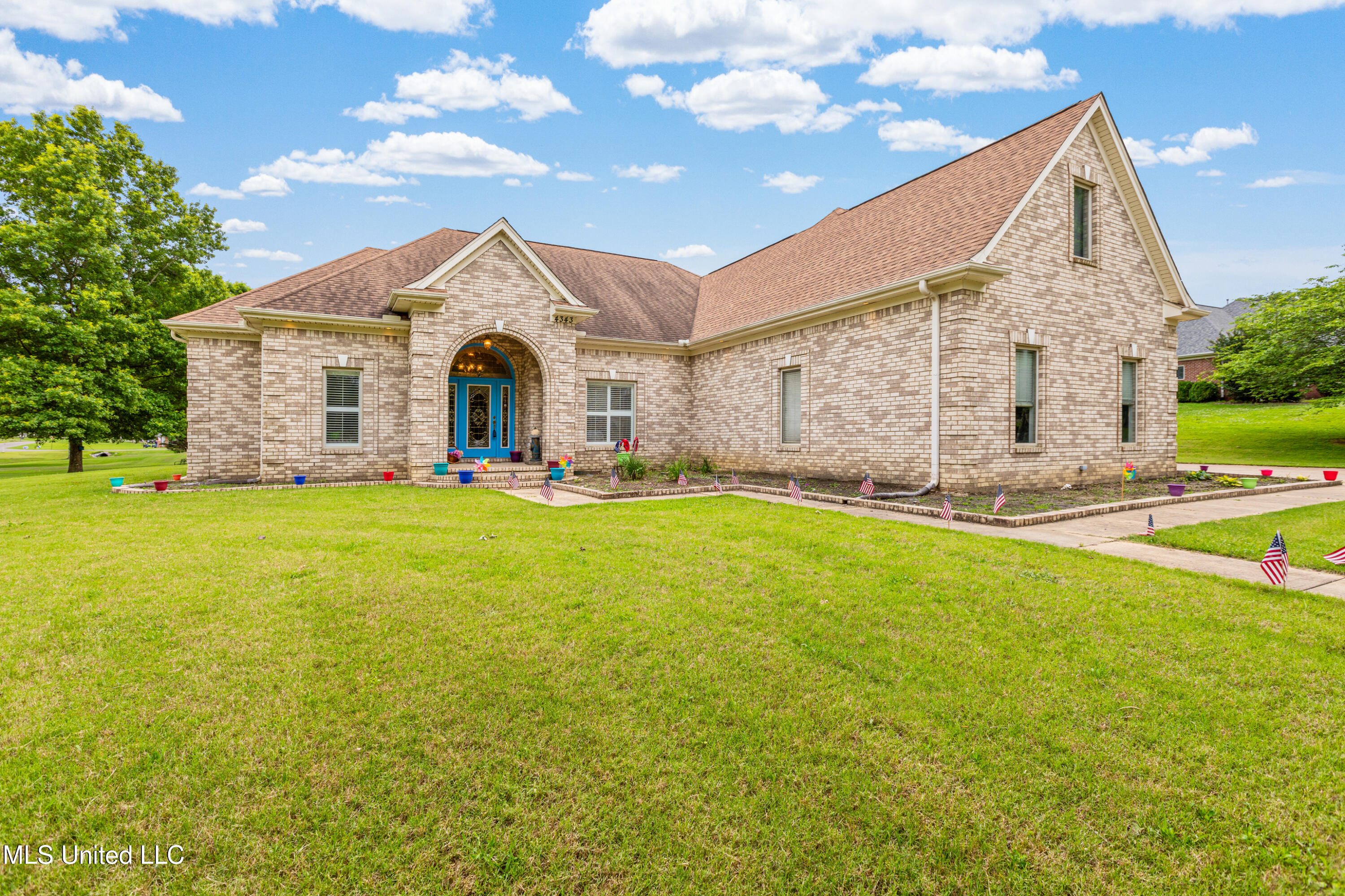 4343 Sharon Drive, Horn Lake, Mississippi image 3
