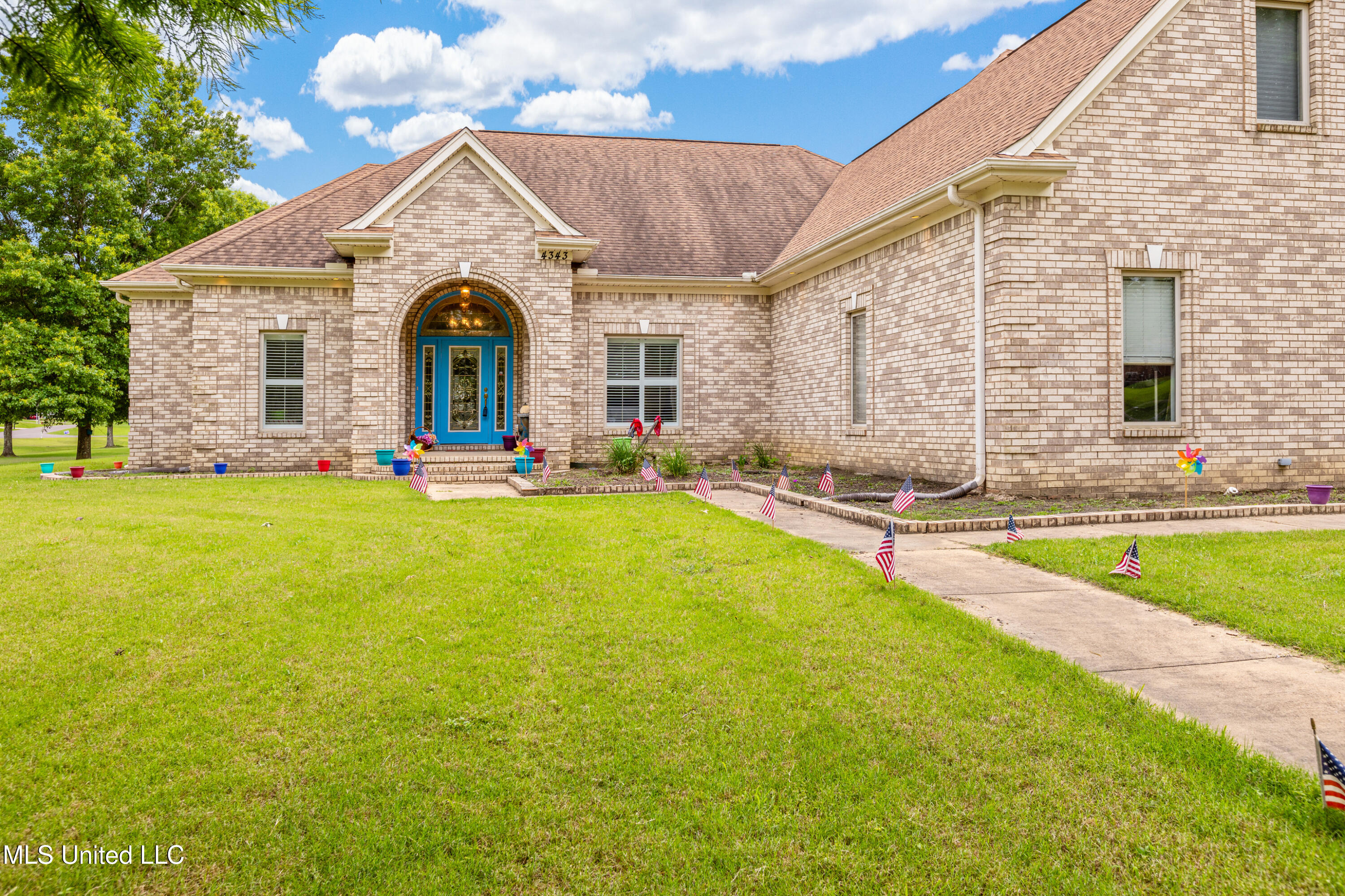 4343 Sharon Drive, Horn Lake, Mississippi image 2