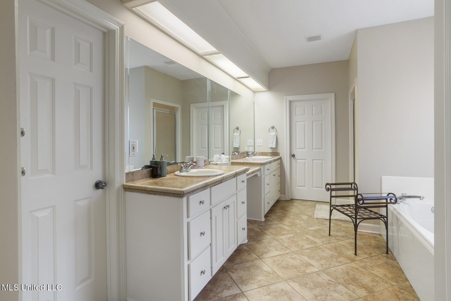 420 Ashbourn Court, Madison, Mississippi image 15