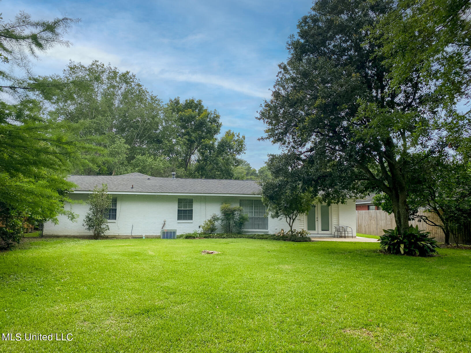 1812 Seacliffe Drive, Gautier, Mississippi image 3