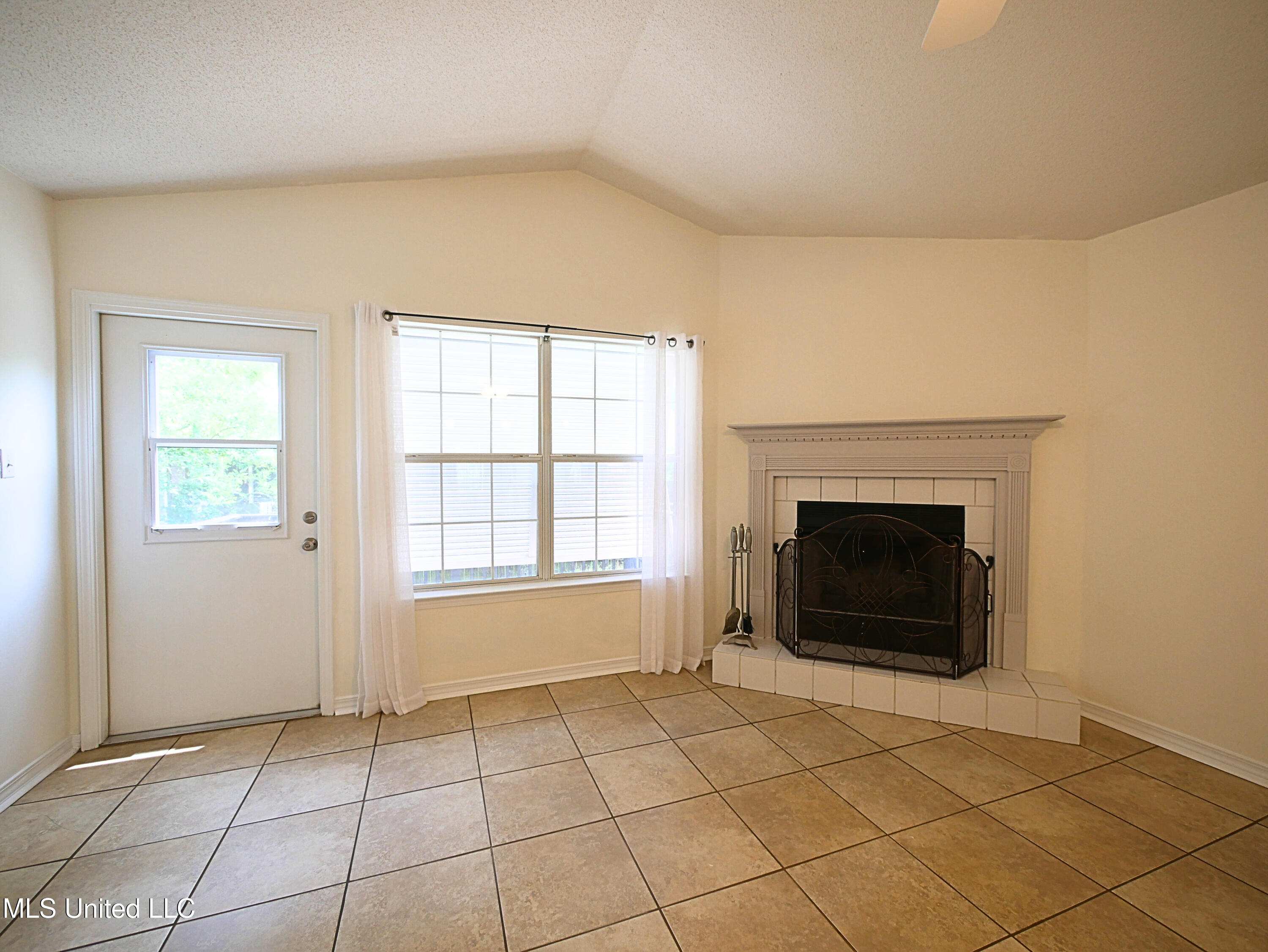 994 Muolea Court, Diamondhead, Mississippi image 11