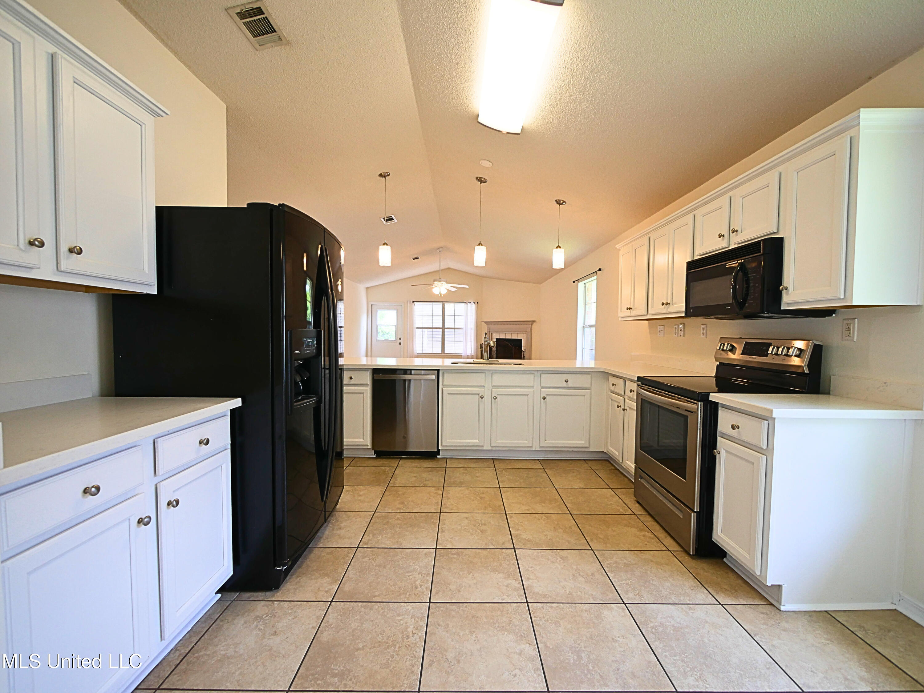 994 Muolea Court, Diamondhead, Mississippi image 6