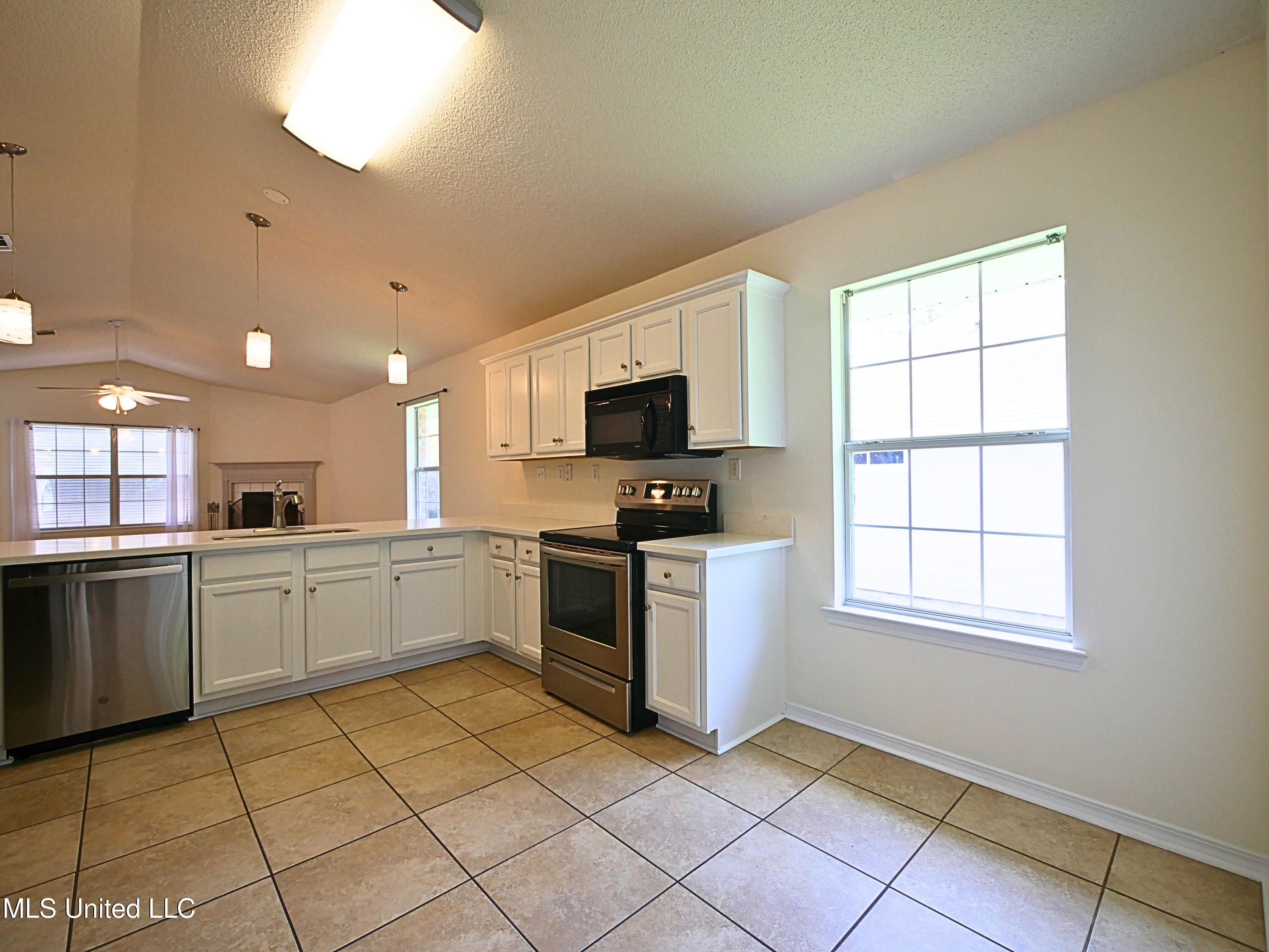 994 Muolea Court, Diamondhead, Mississippi image 7