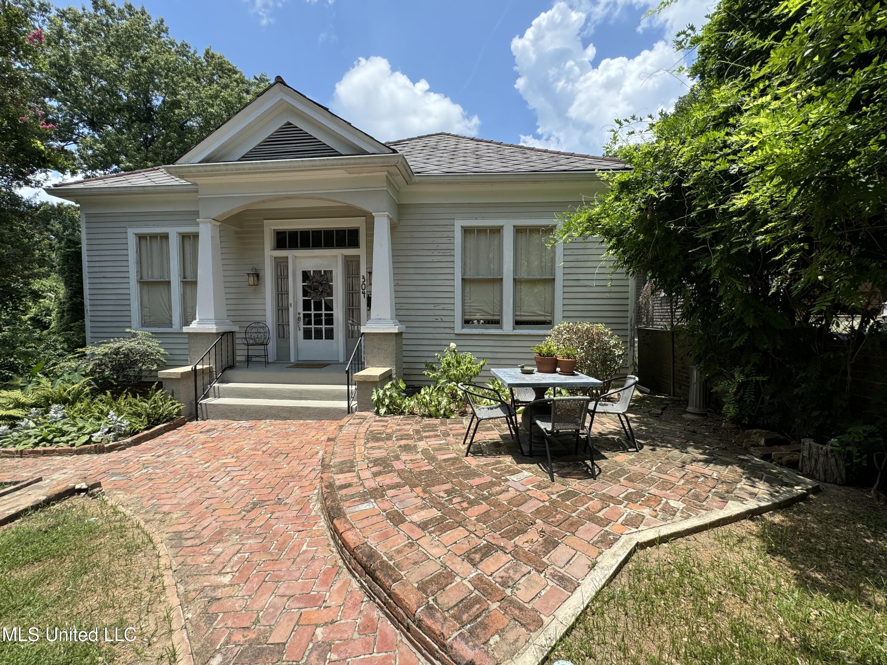 304 Lambert Street, Natchez, Mississippi image 1