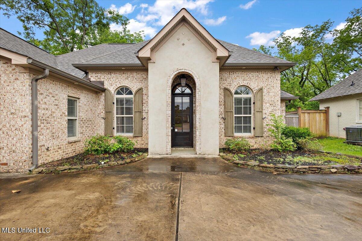 210 Penny Lane, Brandon, Mississippi image 2