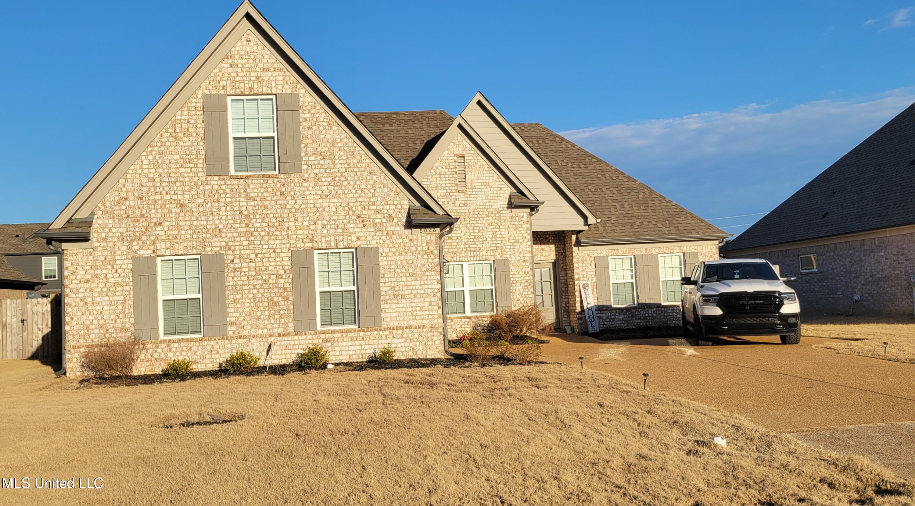 8628 Lois Lane Ln, Southaven, Mississippi image 1