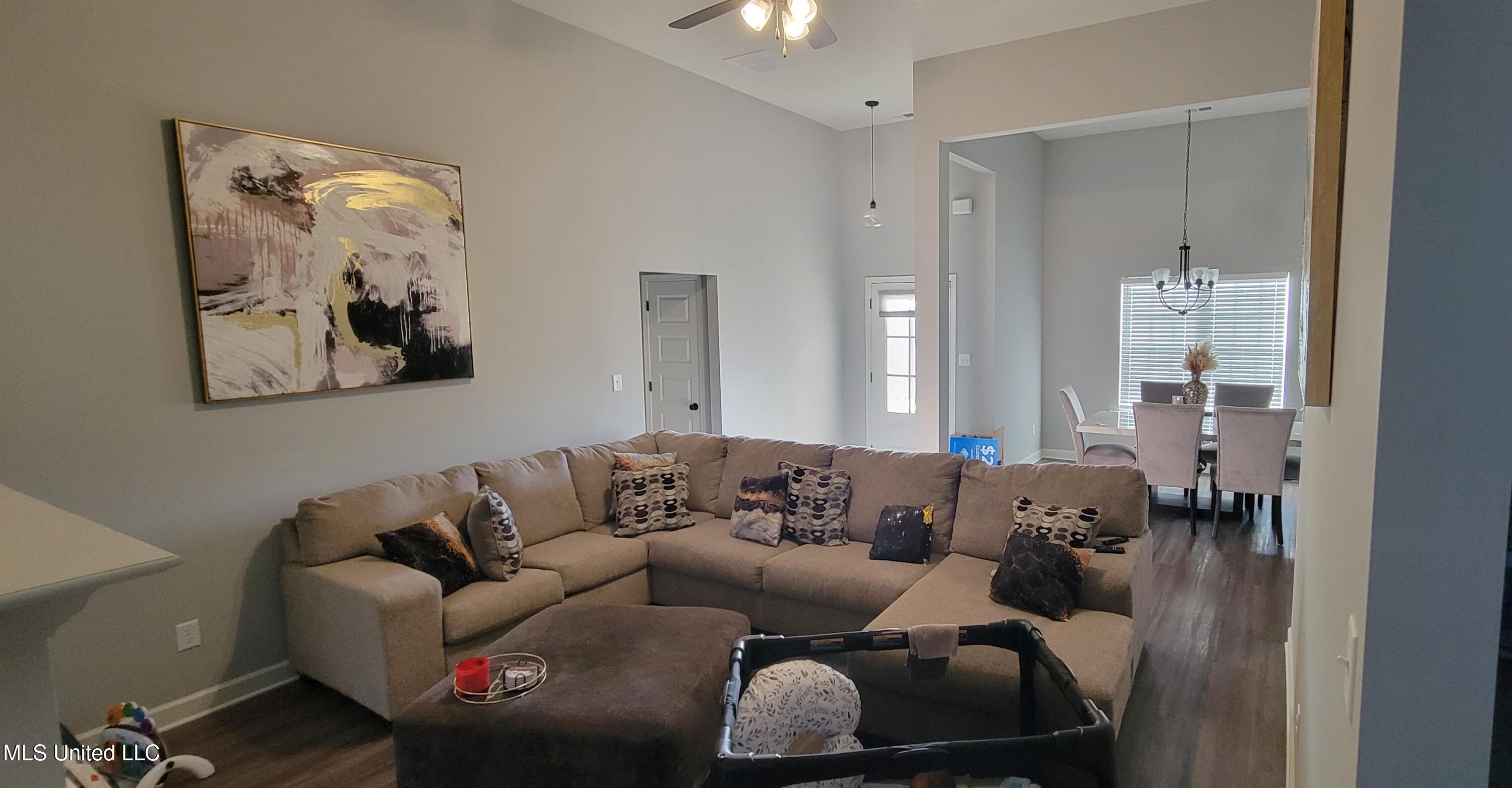 8628 Lois Lane Ln, Southaven, Mississippi image 3